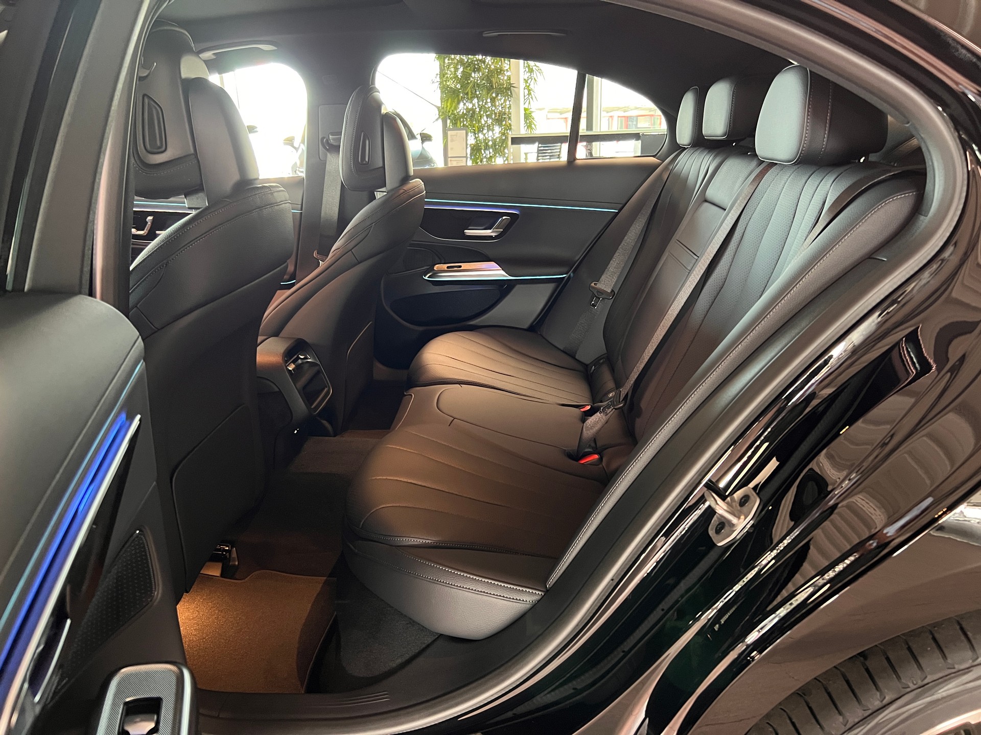 MERCEDES-BENZ E 220 d 4Matic 9G-Tronic-image-7