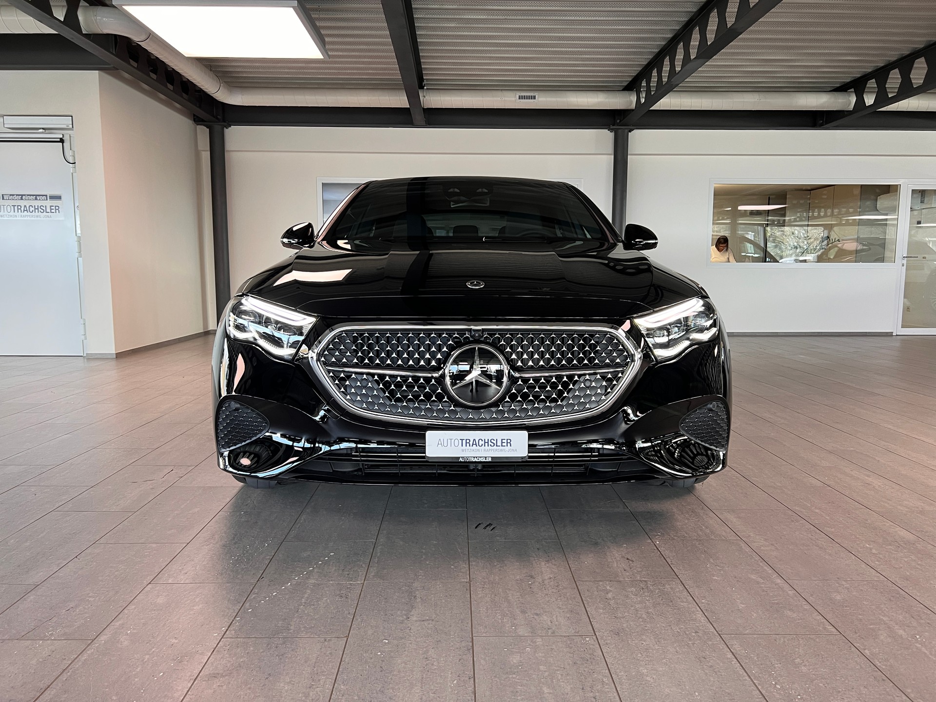 MERCEDES-BENZ E 220 d 4Matic 9G-Tronic-image-1