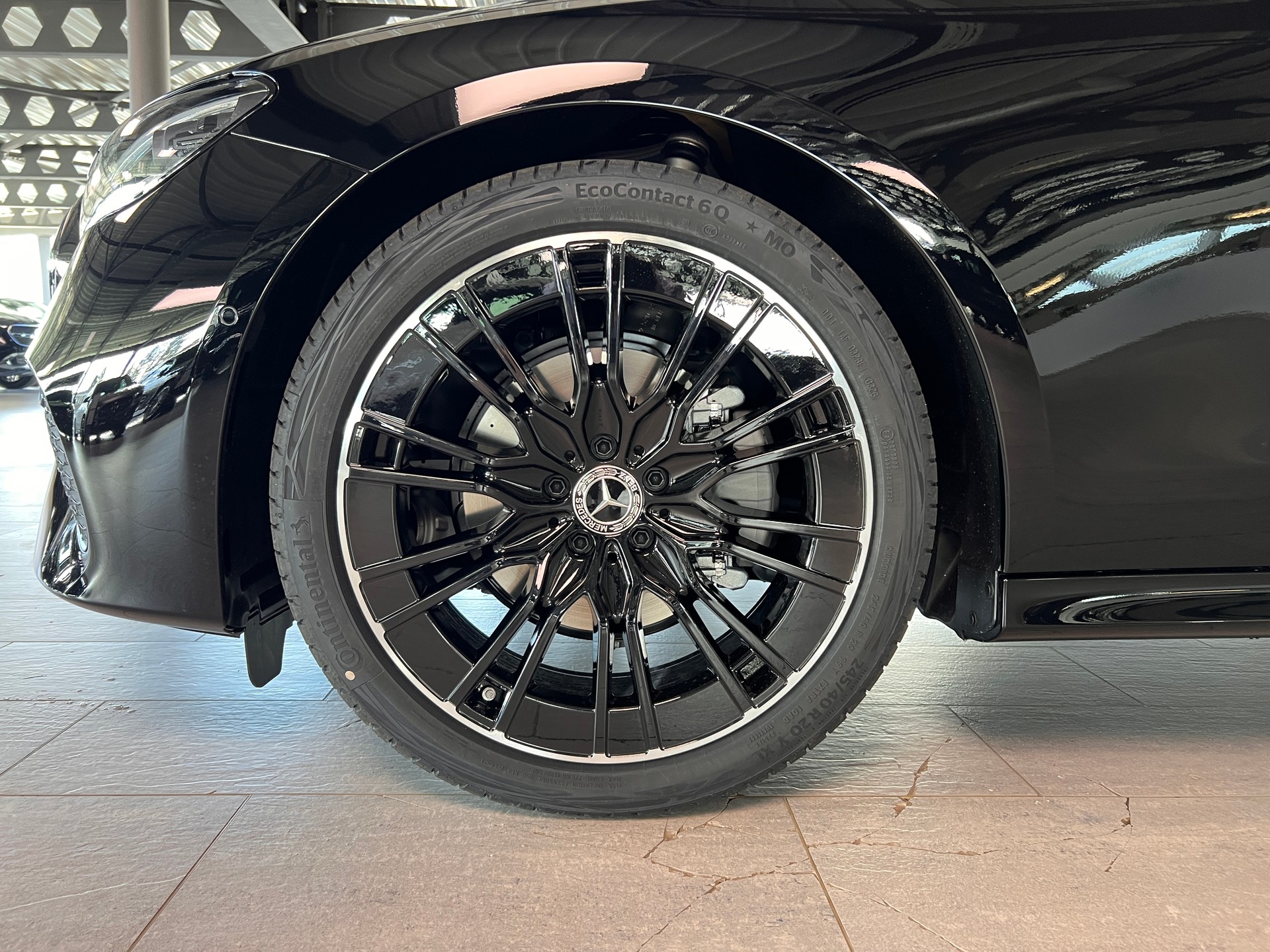 MERCEDES-BENZ E 220 d 4Matic 9G-Tronic-image-5