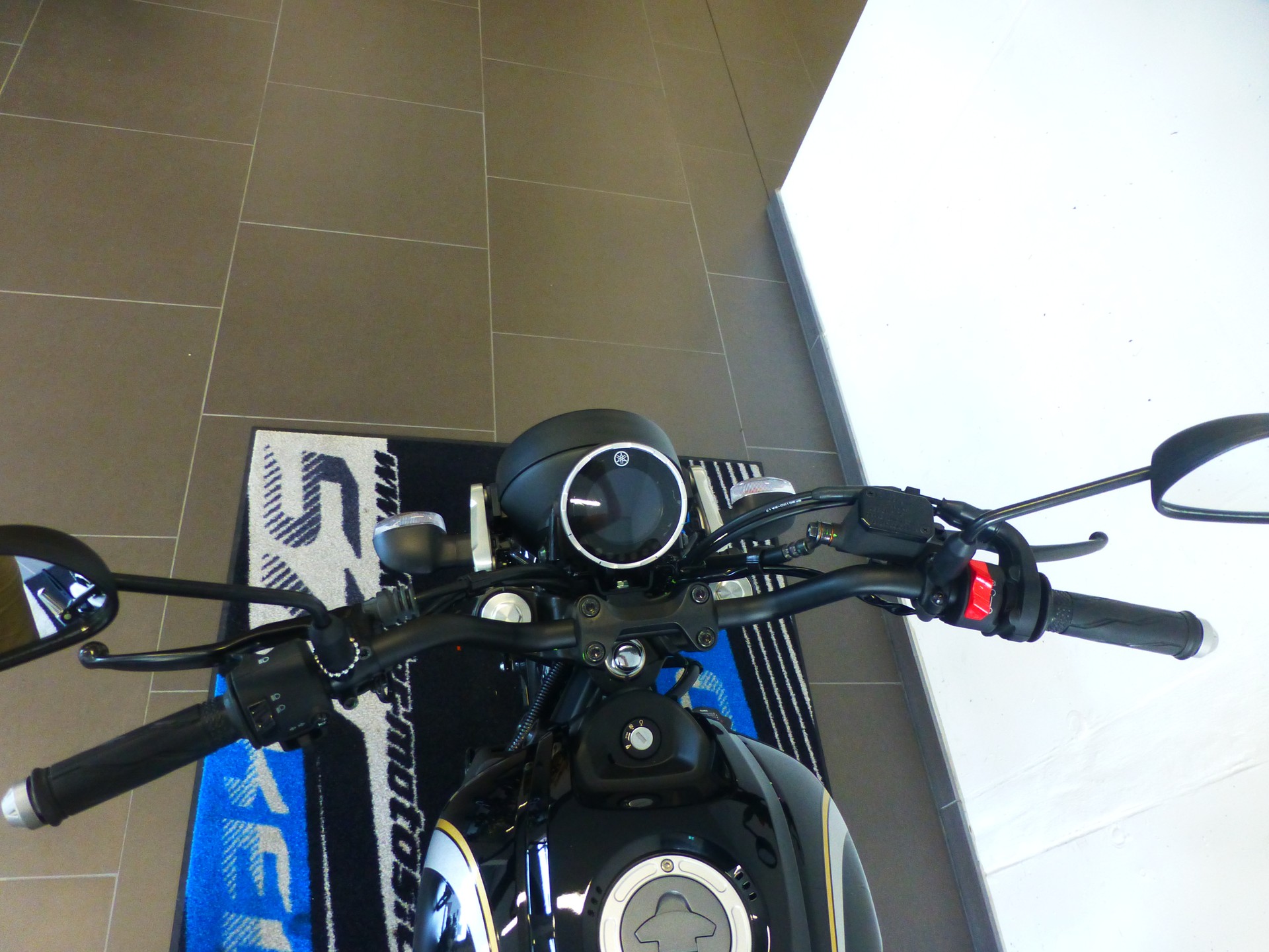 YAMAHA XSR 125 Legacy Akrapovic-image-12