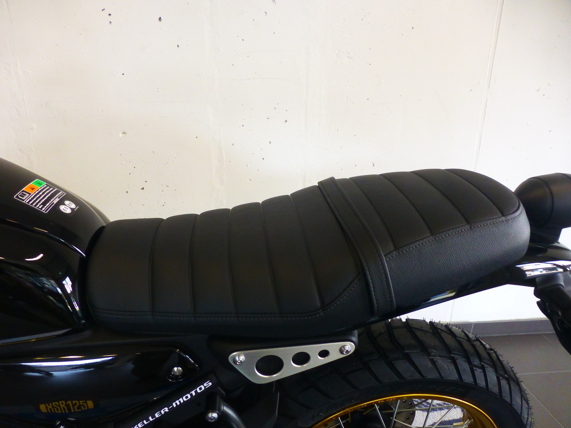 YAMAHA XSR 125 Legacy Akrapovic-image-11