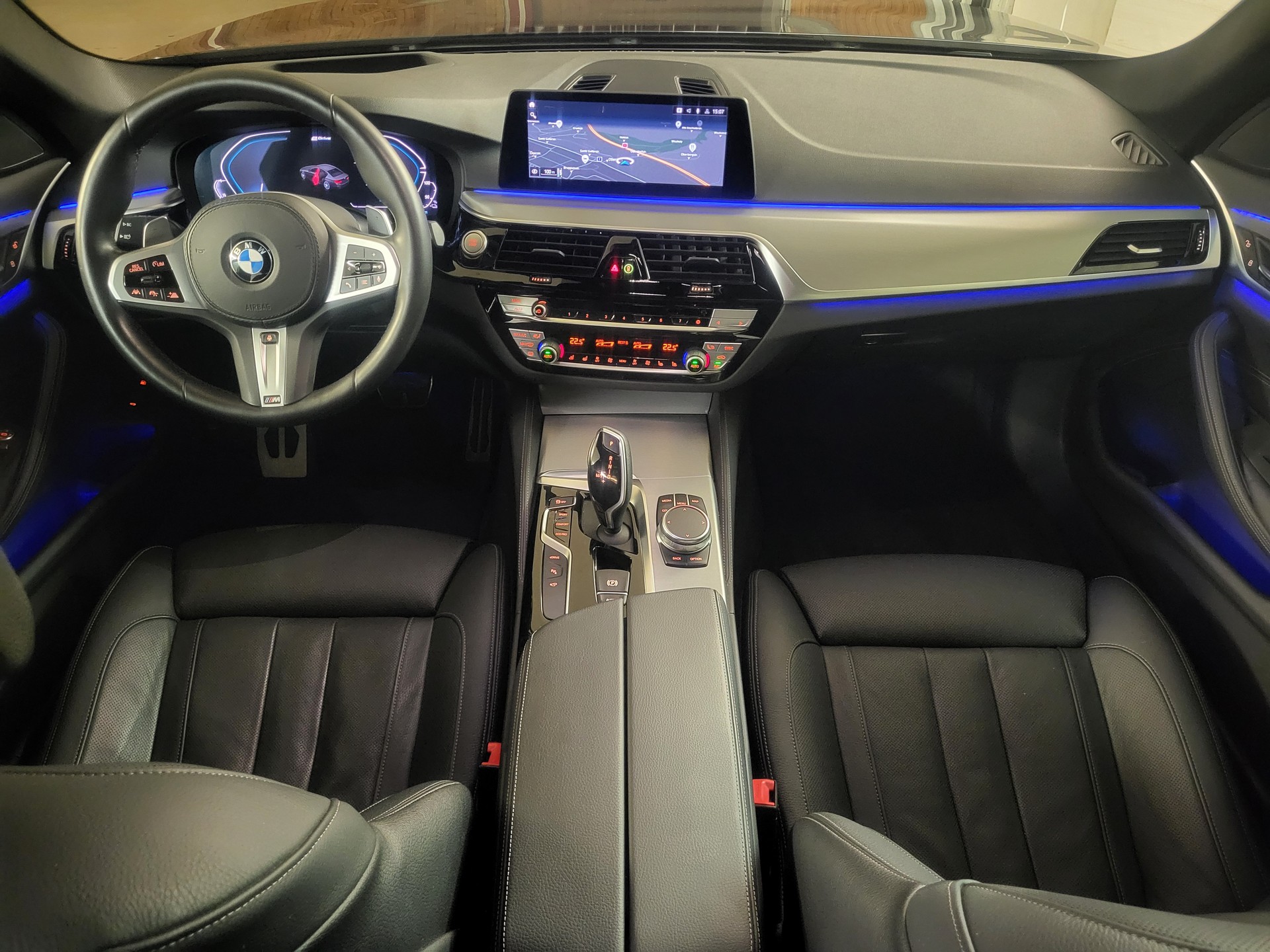 BMW 530e xDrive Pure M Sport Edition Steptronic-image-9