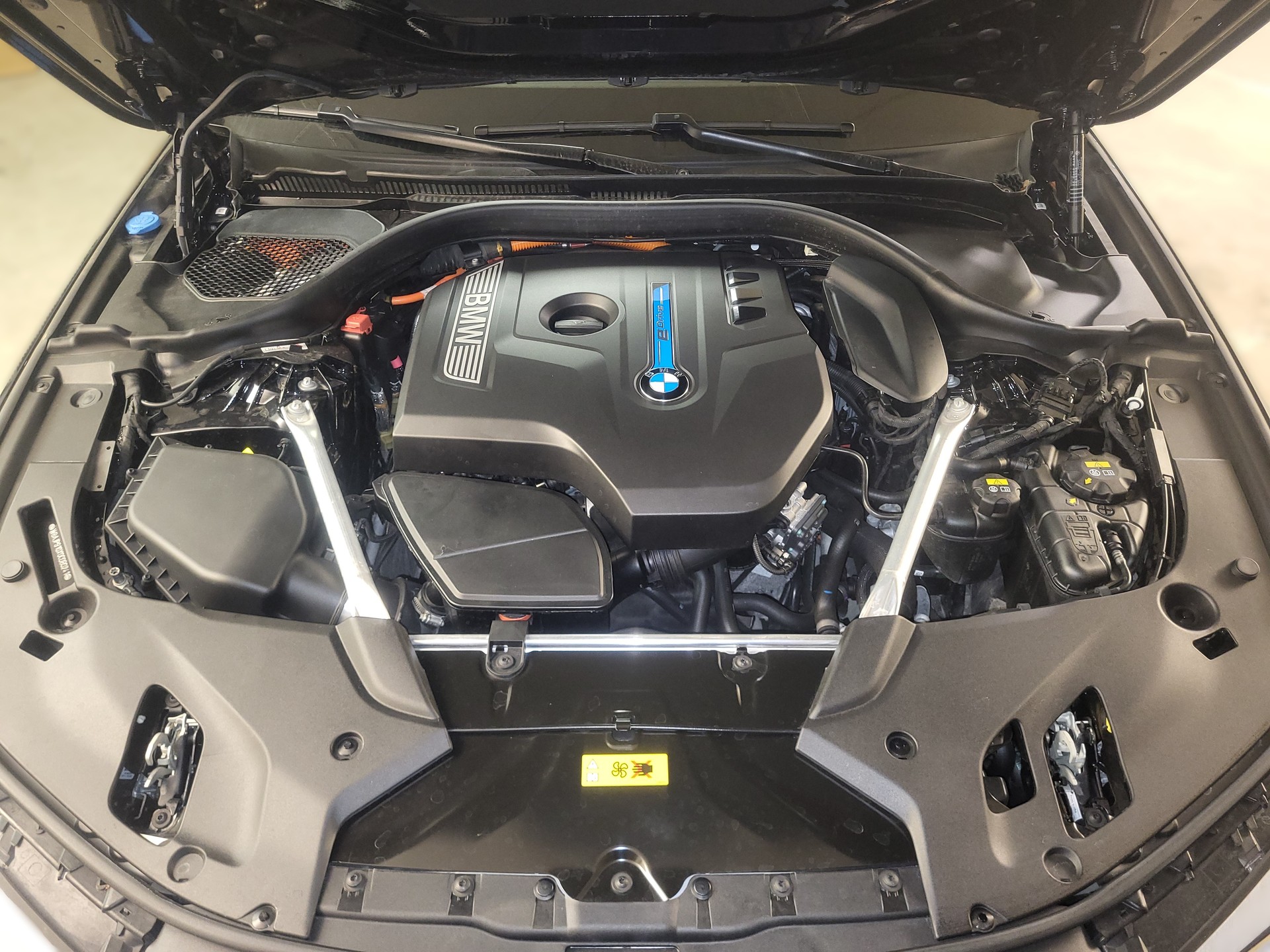 BMW 530e xDrive Pure M Sport Edition Steptronic-image-31