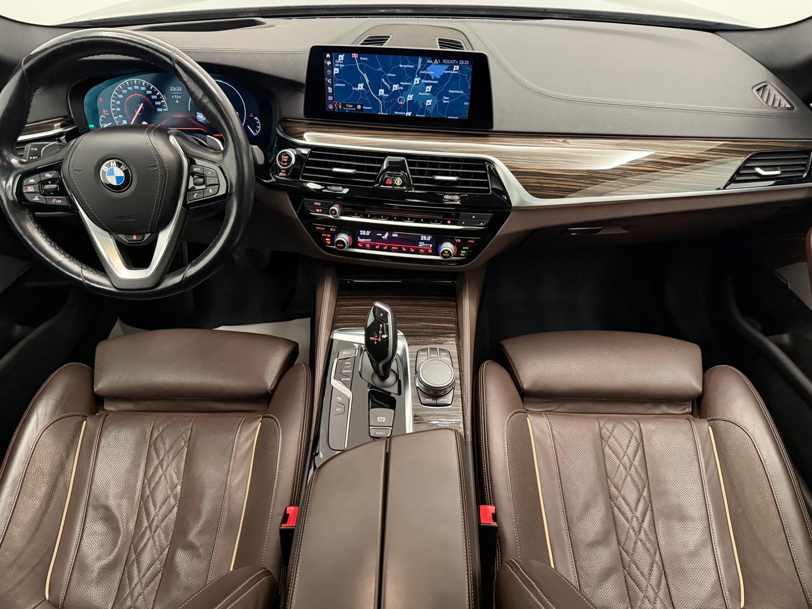 BMW 540d xDrive SAG Touring-image-10