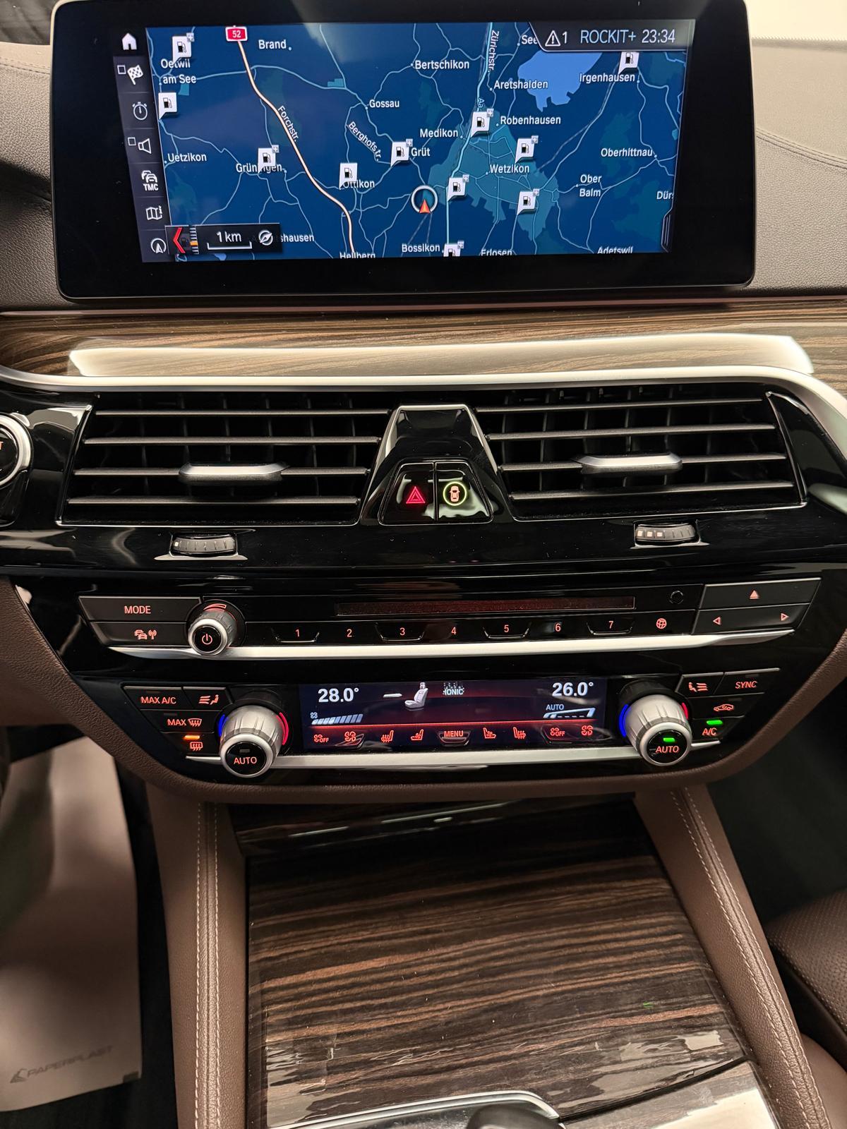 BMW 540d xDrive SAG Touring-image-19