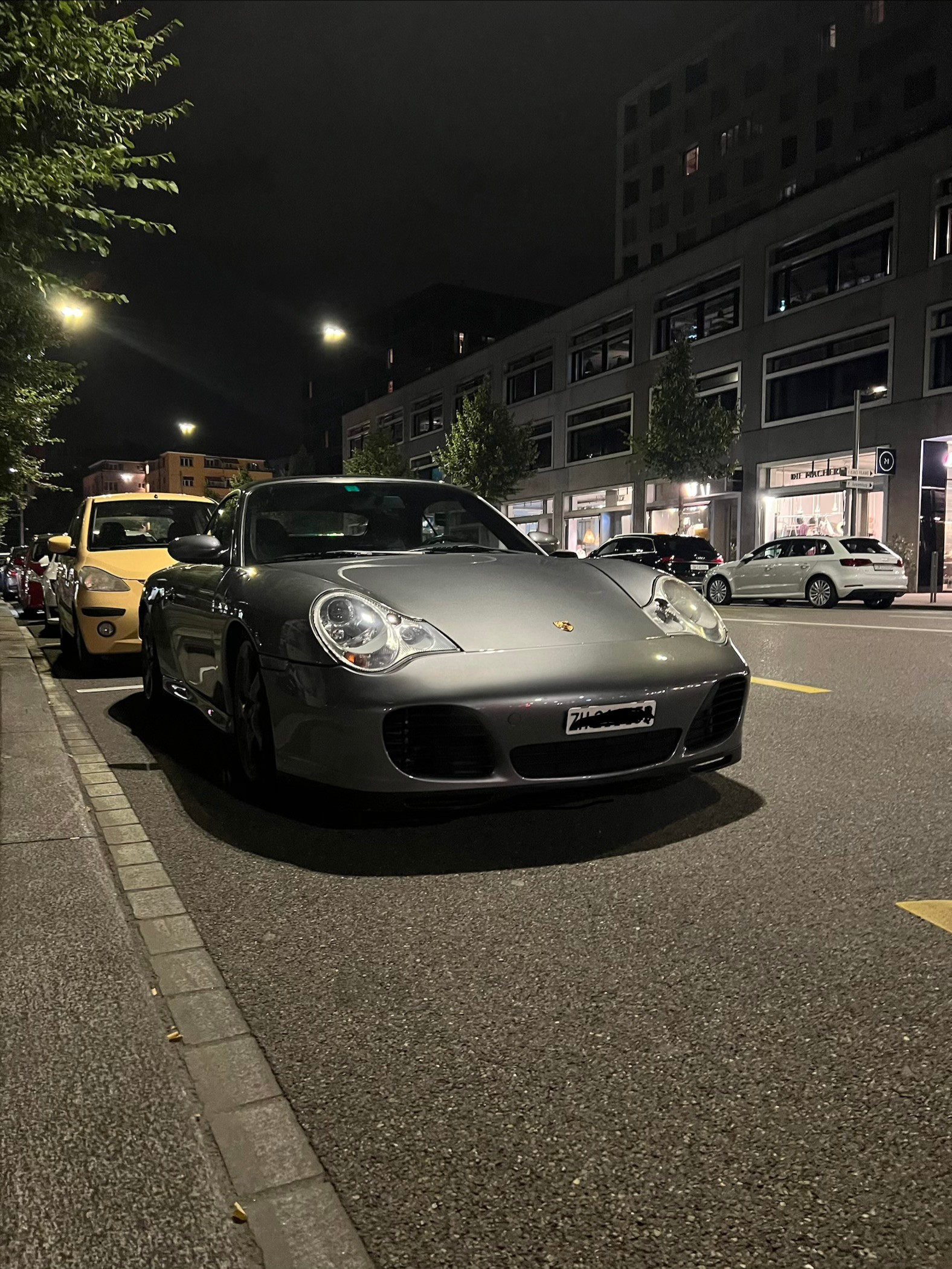 PORSCHE 911 Carrera 4 S Cabrio-image-3