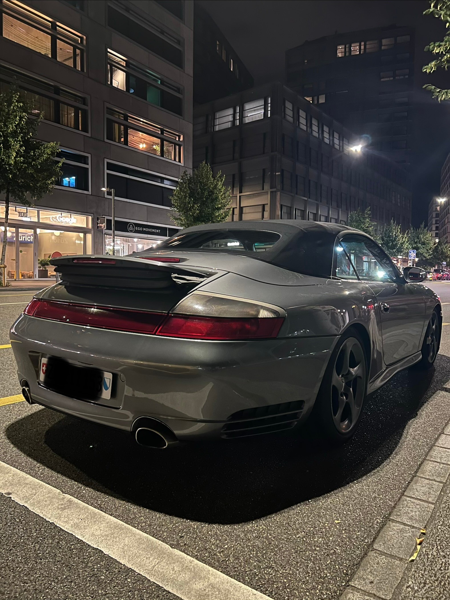 PORSCHE 911 Carrera 4 S Cabrio-image-2
