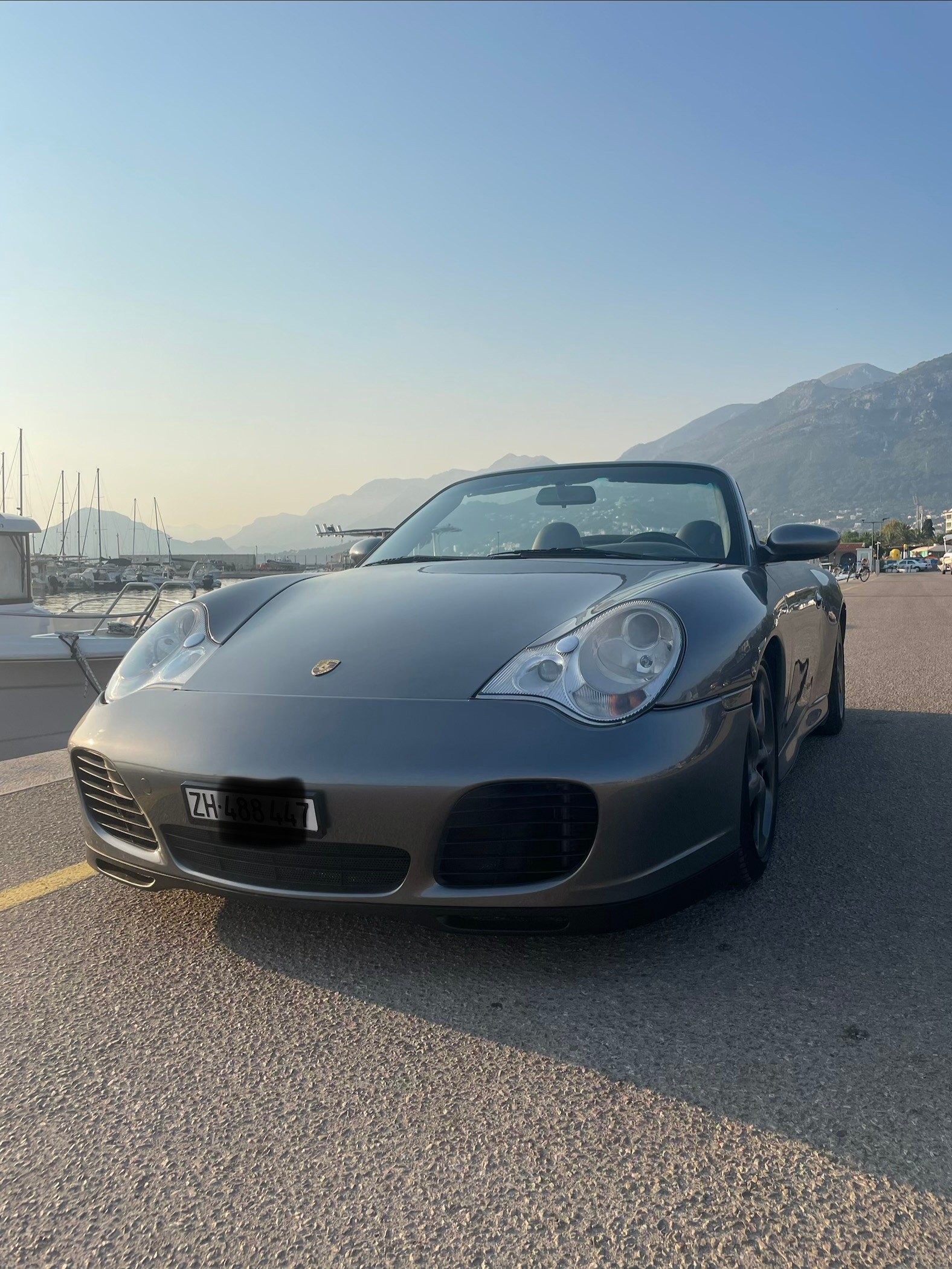 PORSCHE 911 Carrera 4 S Cabrio-image-1
