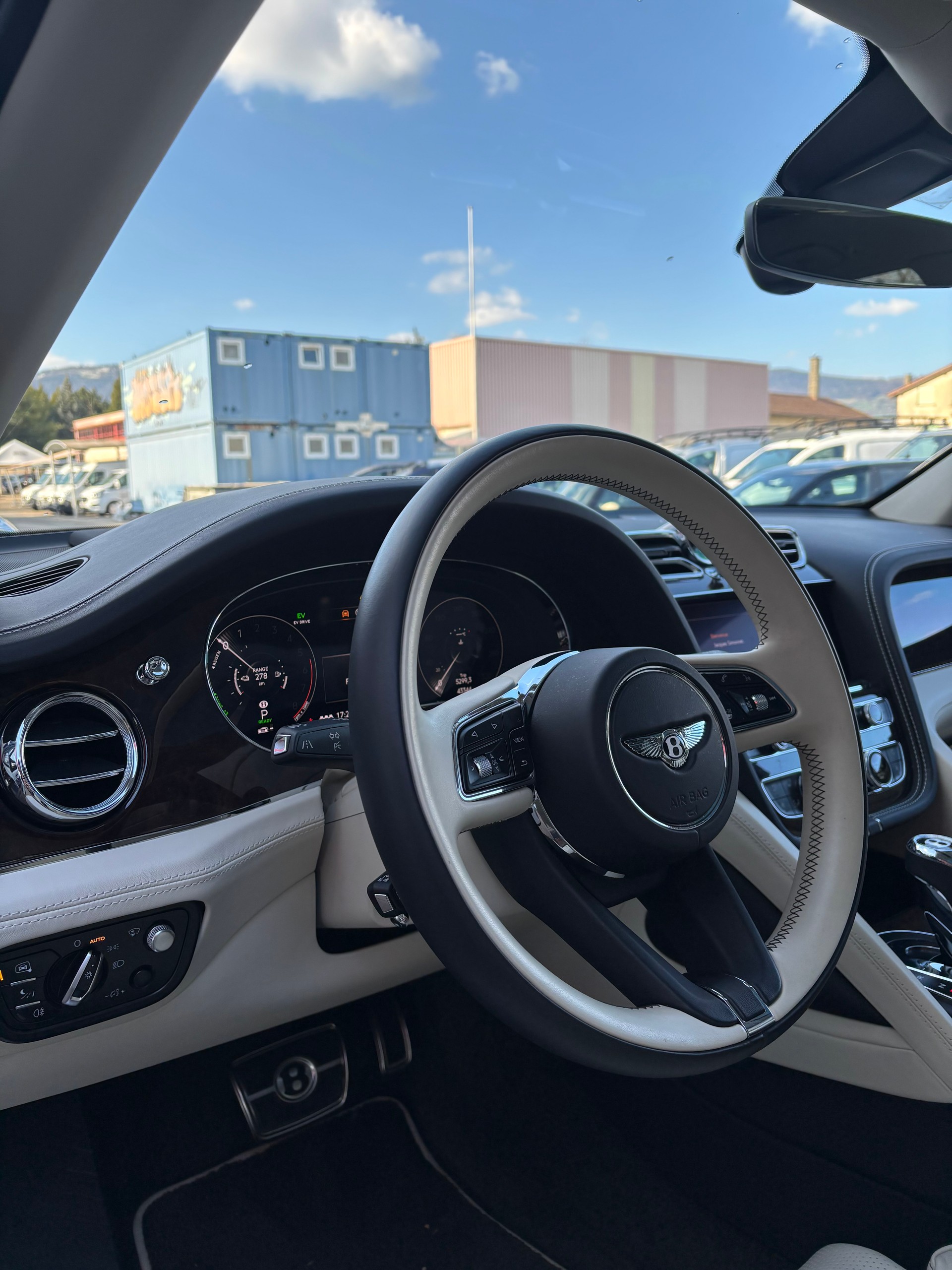 BENTLEY Bentayga V6 Hybrid First Edition-image-10