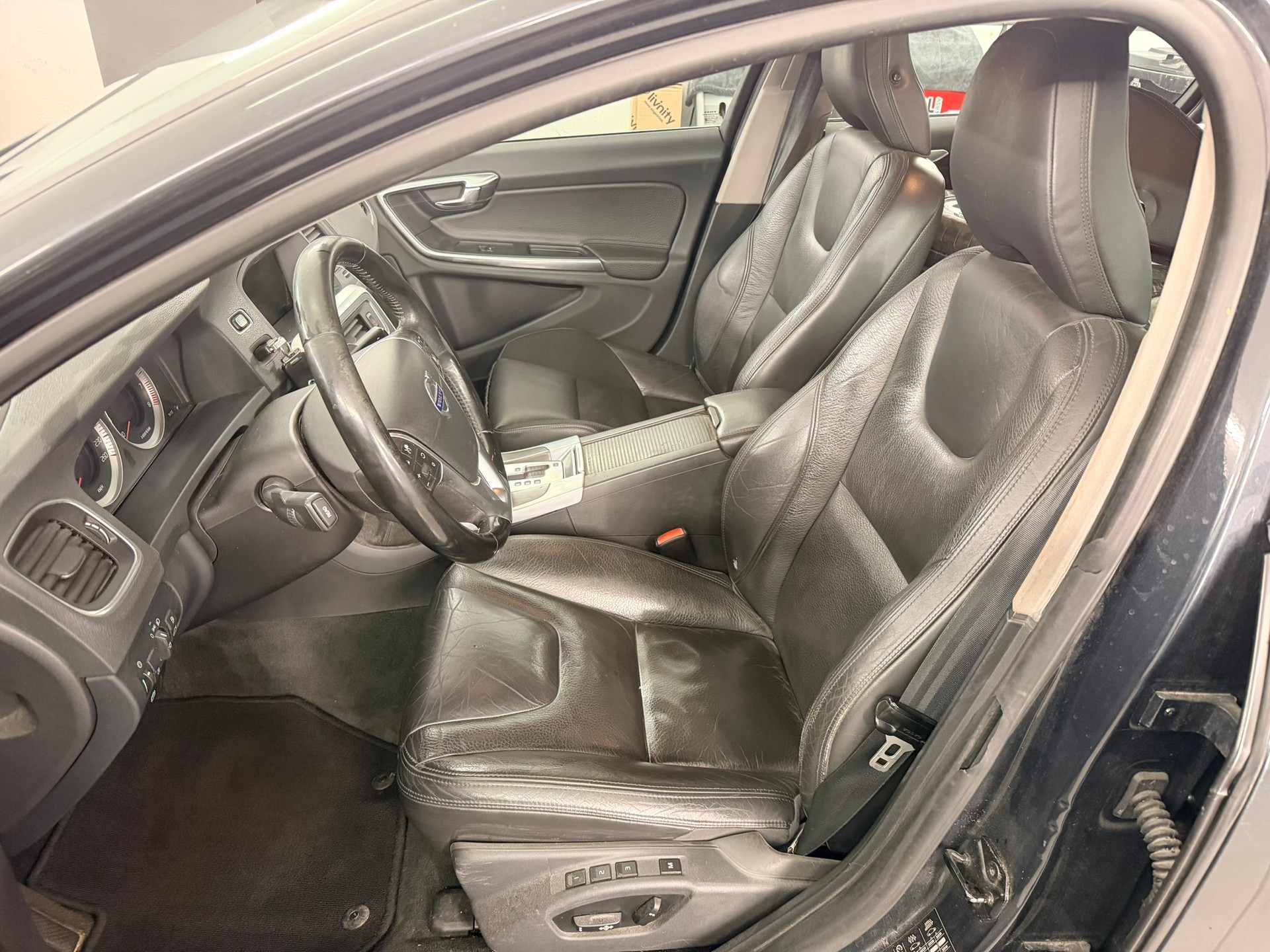 VOLVO S60 T6 AWD Summum Geartronic-image-9