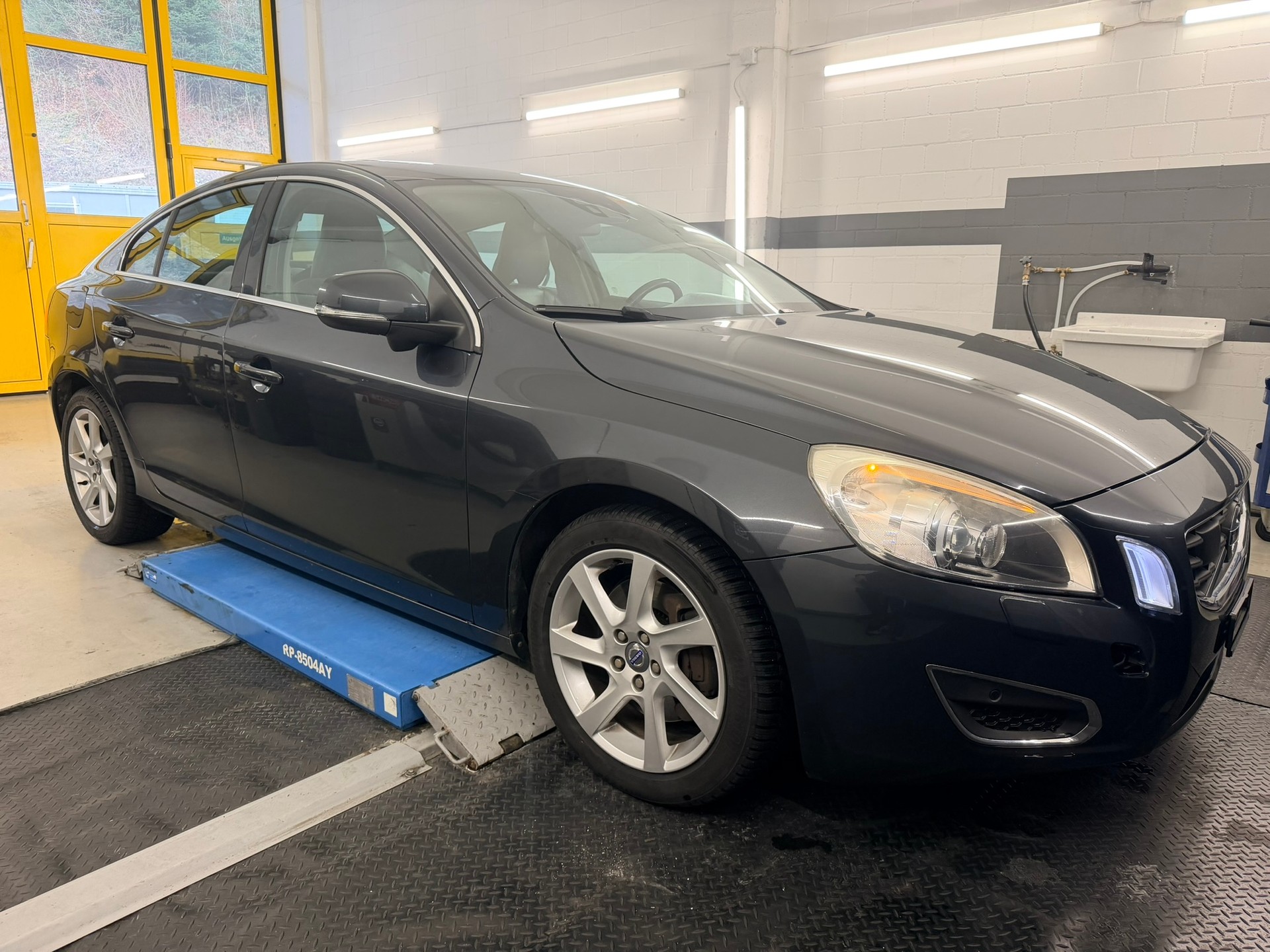 VOLVO S60 T6 AWD Summum Geartronic-image-2