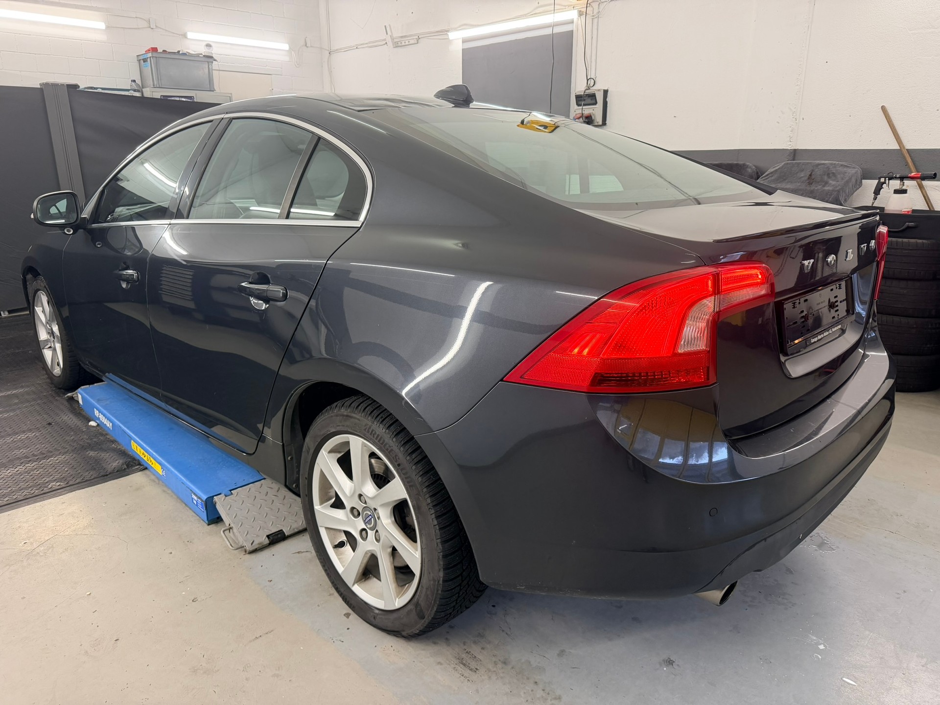 VOLVO S60 T6 AWD Summum Geartronic-image-5