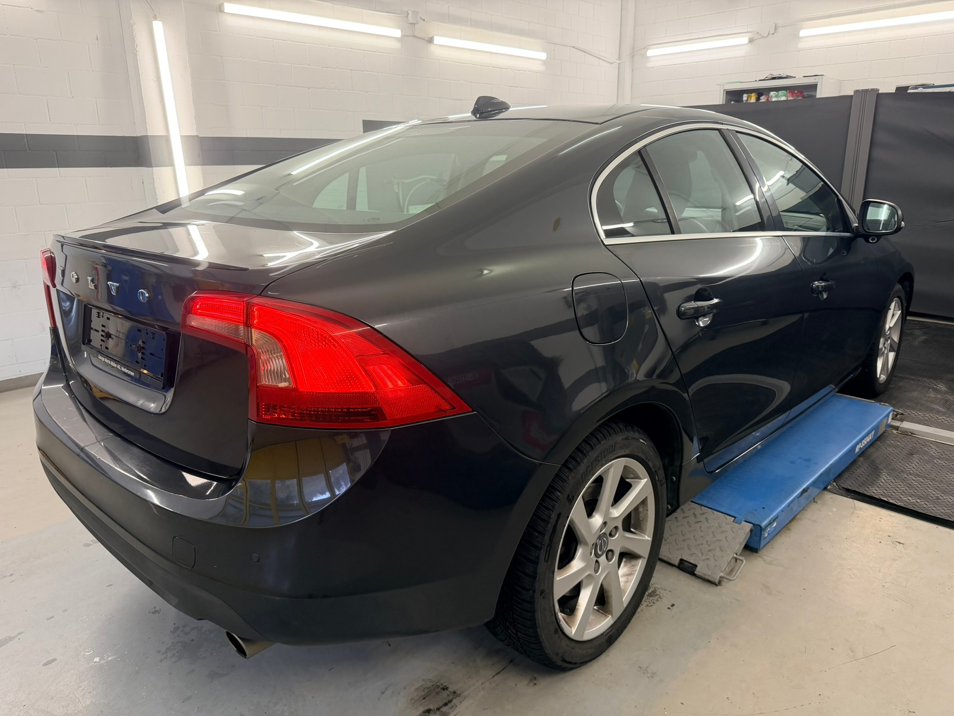 VOLVO S60 T6 AWD Summum Geartronic-image-3