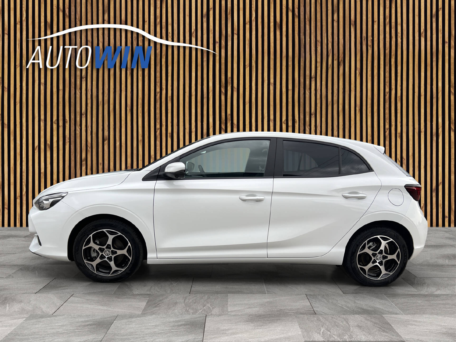 MG 3 1.5 Hybrid Luxury-image-2