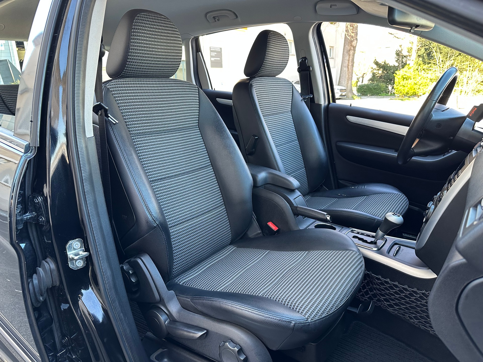 MERCEDES-BENZ B 170-image-12