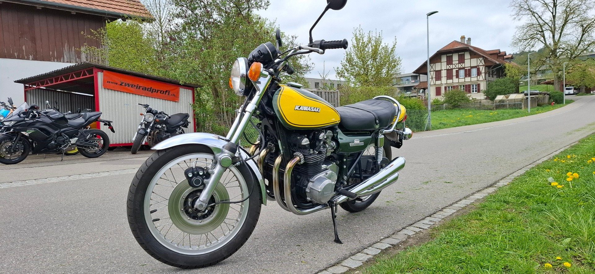 KAWASAKI Z 900-image-7