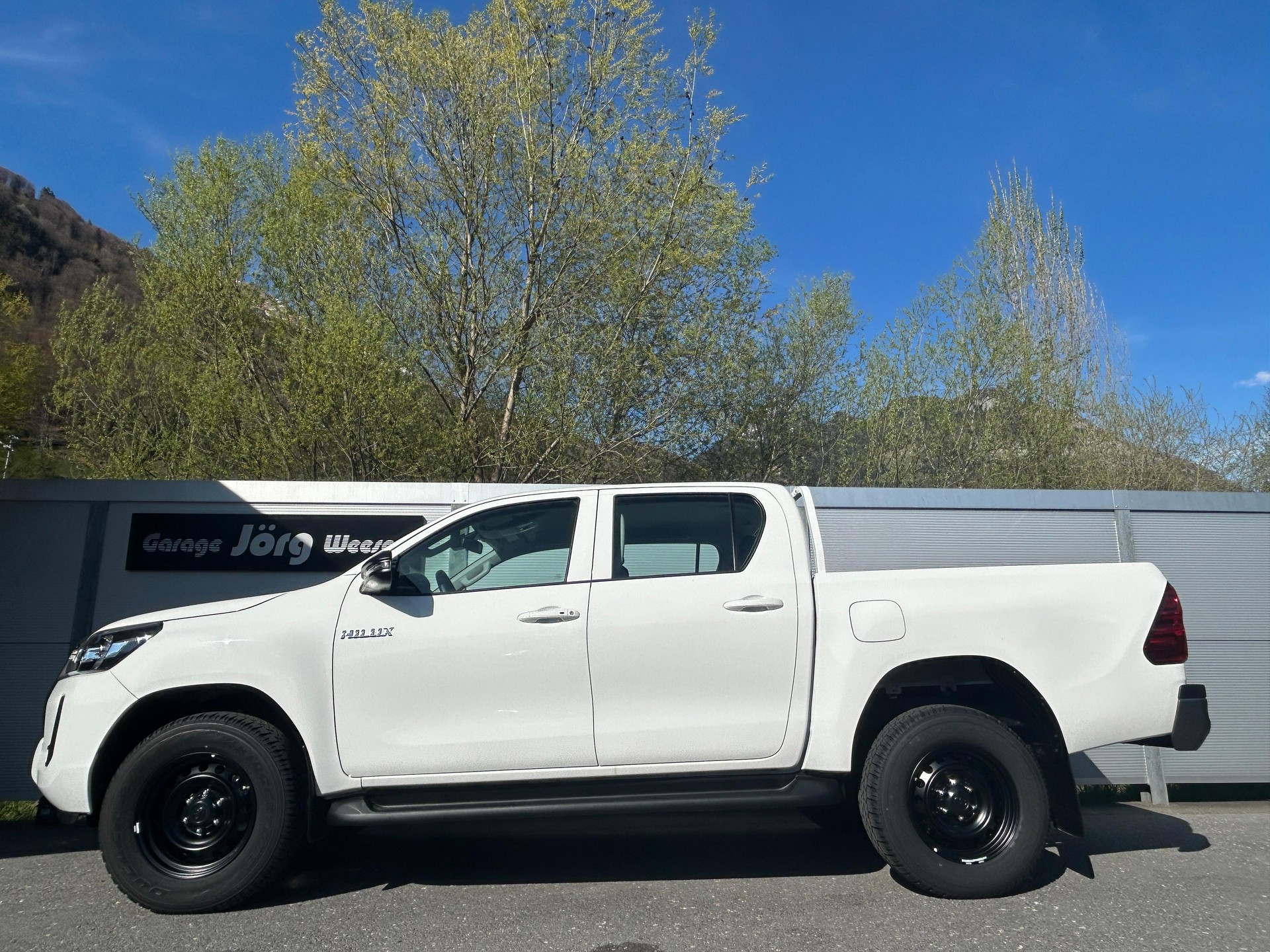 TOYOTA Hilux Double Cab.-Pick-up 2.8 D-4D 204 Comfort-image-2