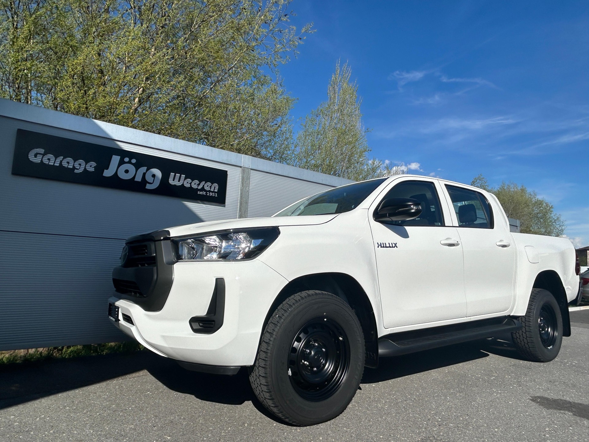 TOYOTA Hilux Double Cab.-Pick-up 2.8 D-4D 204 Comfort-image-0
