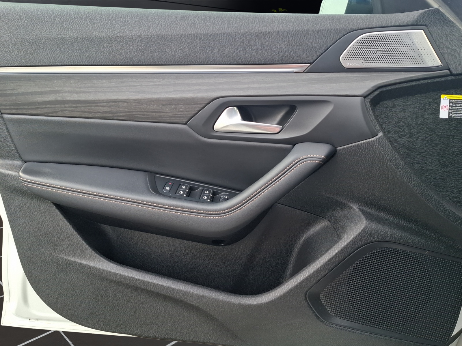 PEUGEOT 508 SW 1.6 PT GTLine EAT8-image-12