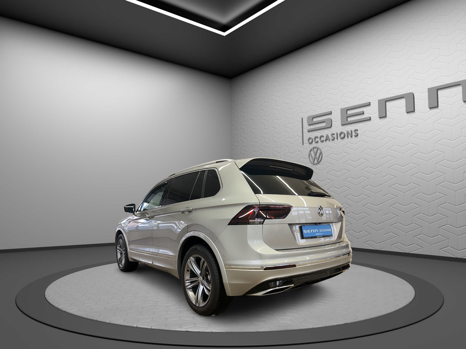 VW Tiguan 2.0 TDI SCR Highline 4Motion DSG-image-3
