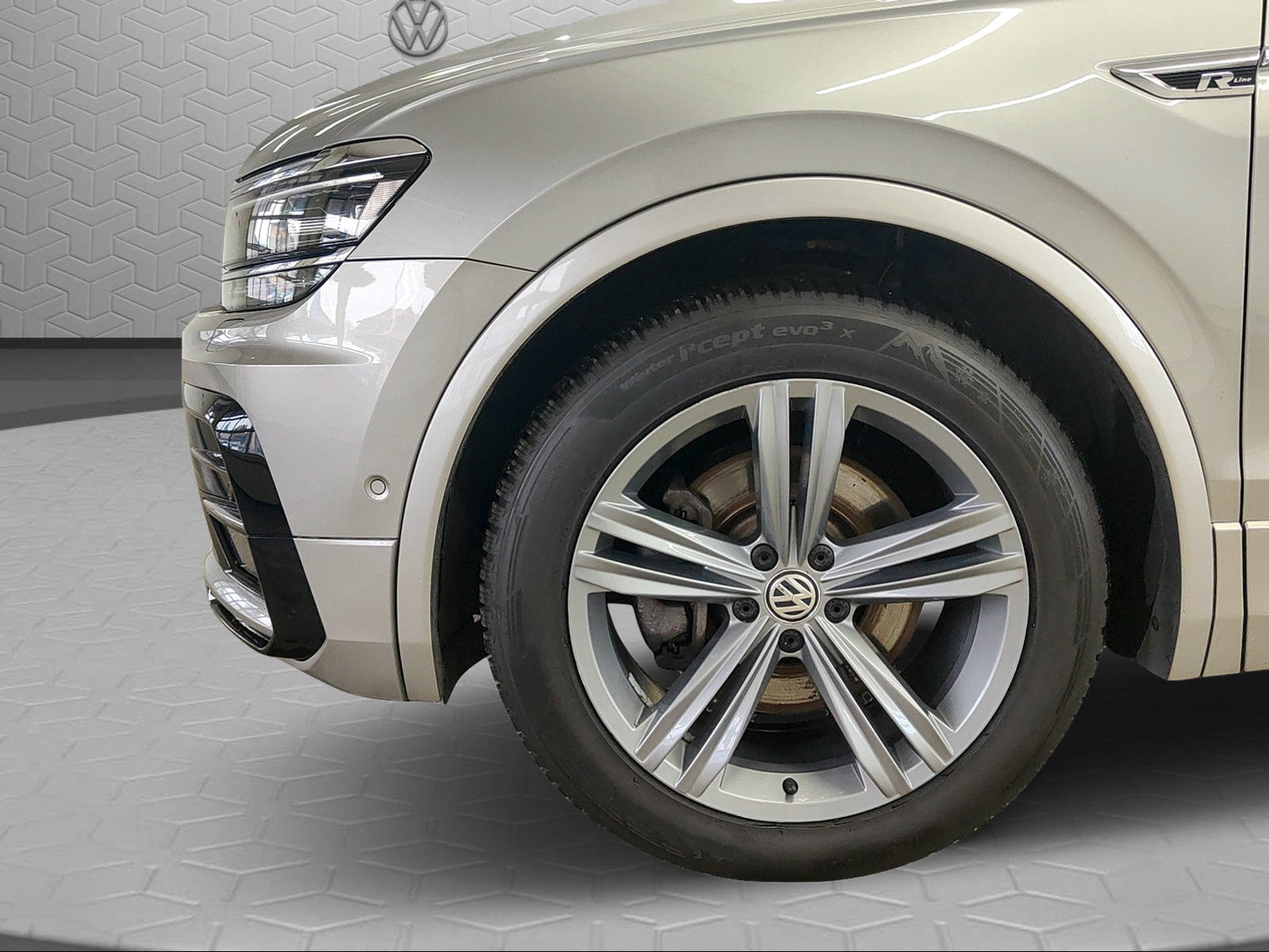 VW Tiguan 2.0 TDI SCR Highline 4Motion DSG-image-8