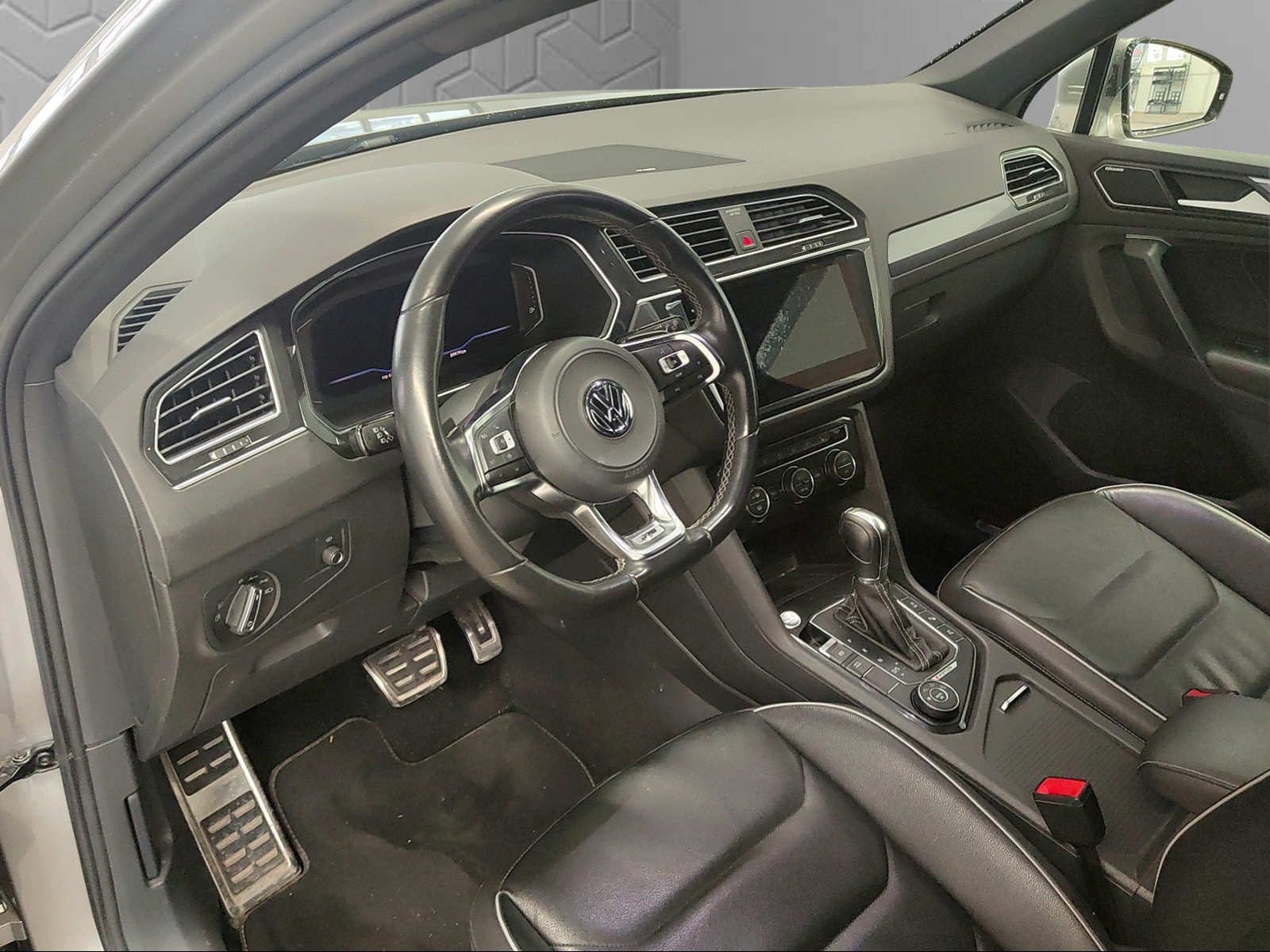 VW Tiguan 2.0 TDI SCR Highline 4Motion DSG-image-11