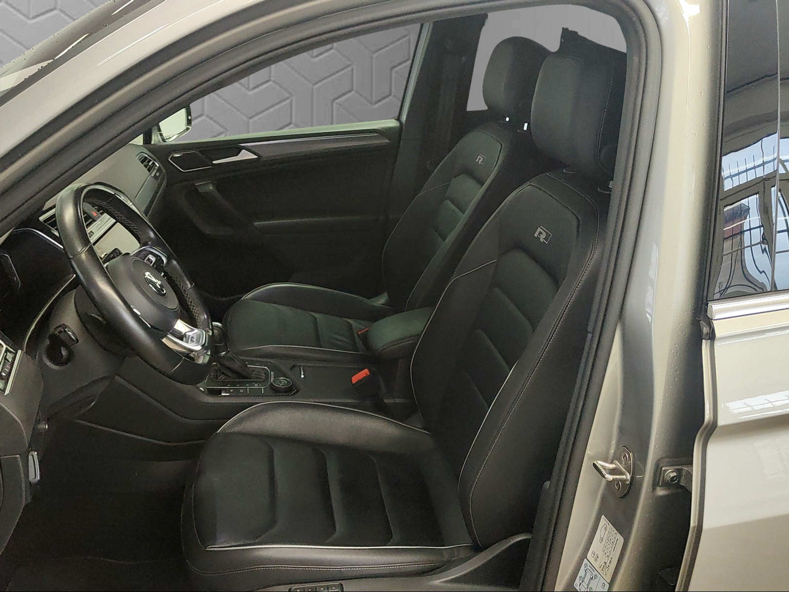 VW Tiguan 2.0 TDI SCR Highline 4Motion DSG-image-10