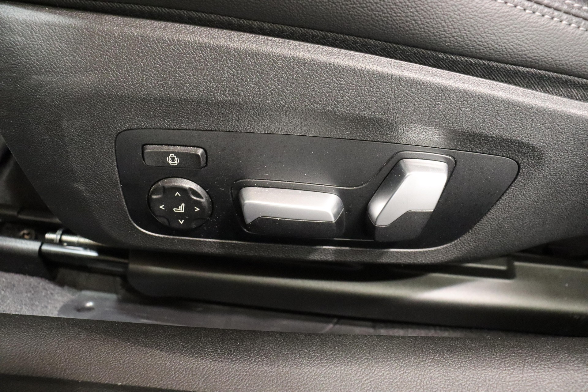 BMW 430i xDrive SAG Cabrio-image-23