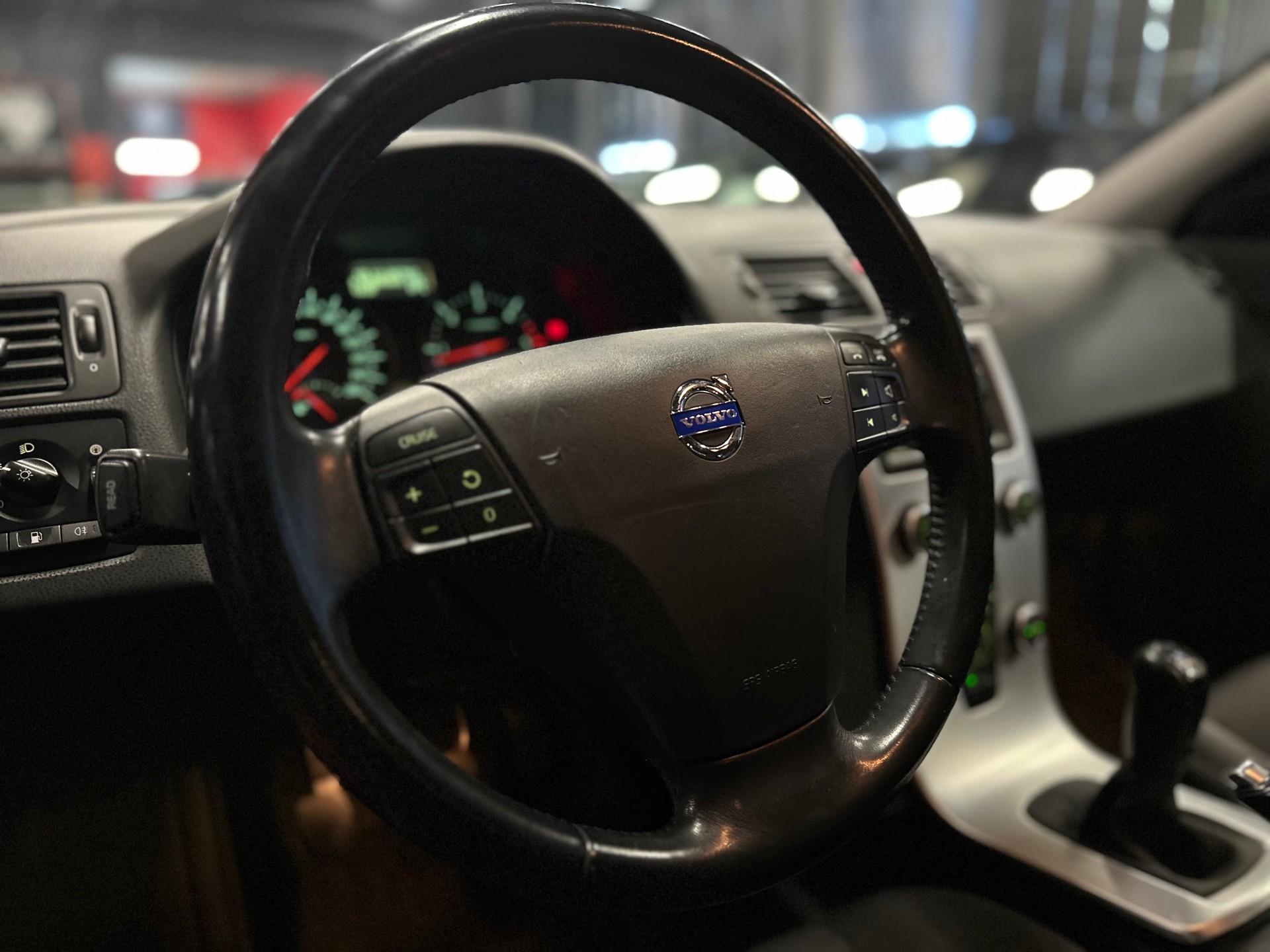VOLVO S40 D3 Kinetic / 5 Zylinder / Diesel / 1. Hand - Frisch ab MFK & Service!!-image-12