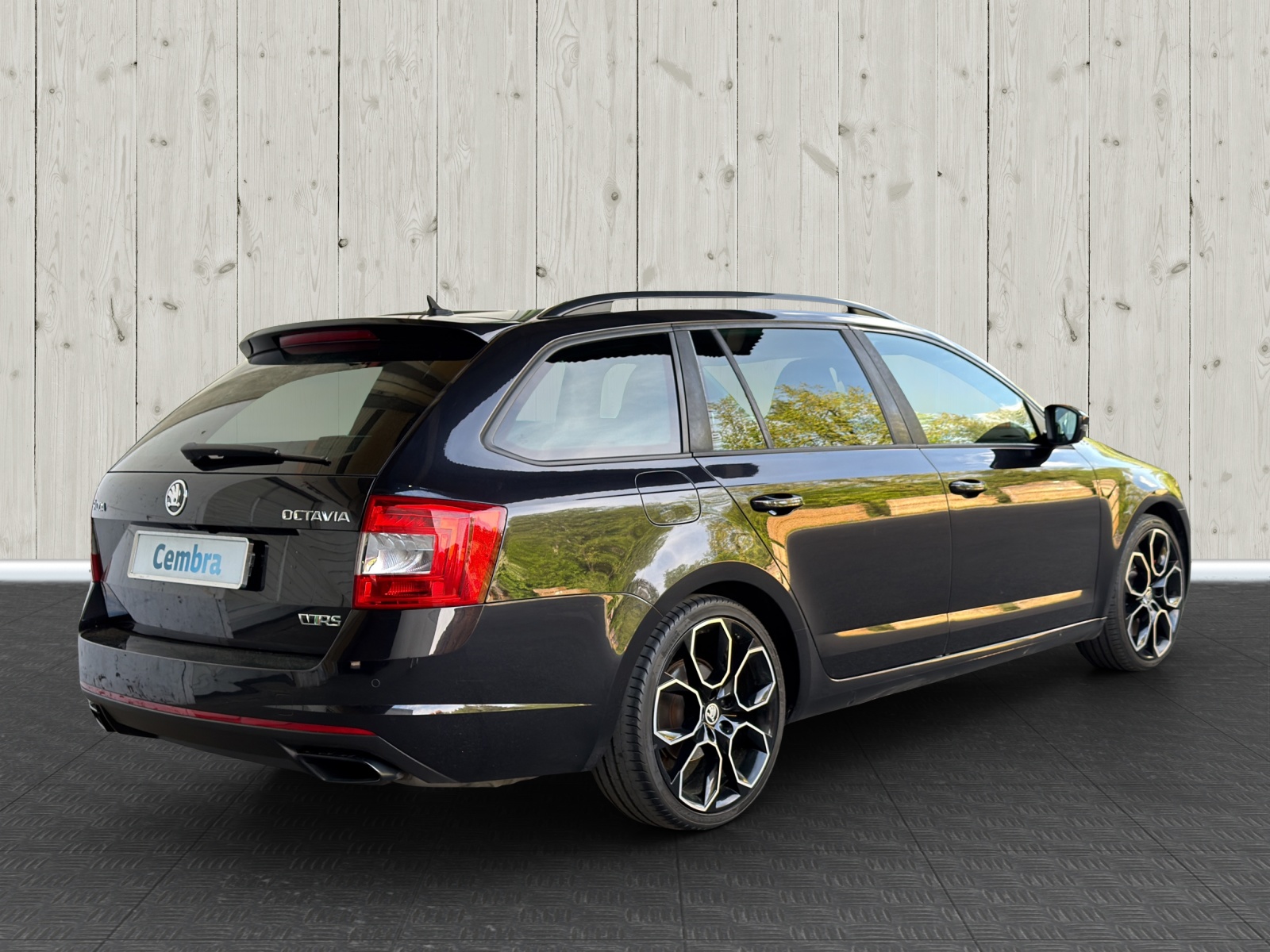 SKODA Octavia Combi 2.0 TSI RS 230 DSG-image-6