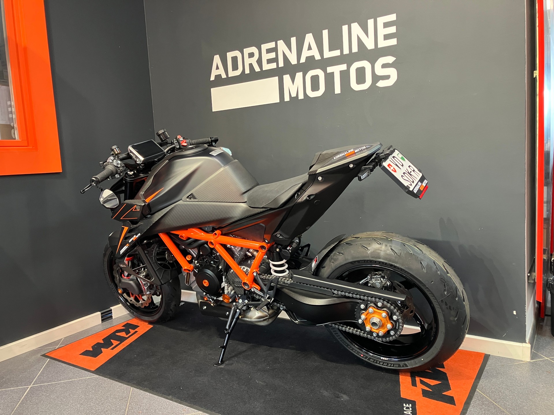 KTM 1390 Super Duke R-image-4