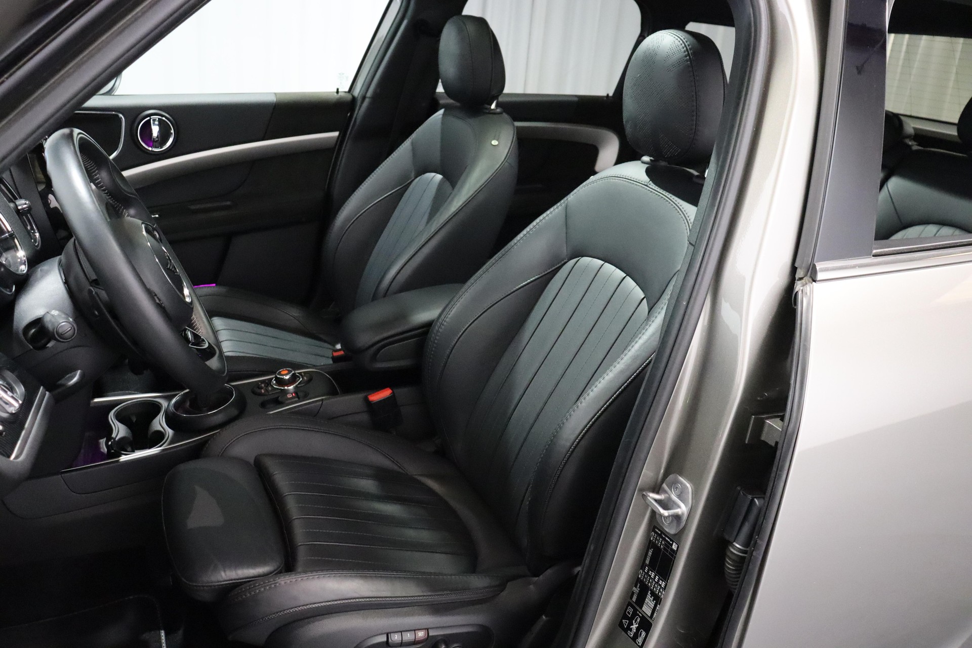 MINI Countryman F60 2.0i Cooper S SAG ALL4-image-6