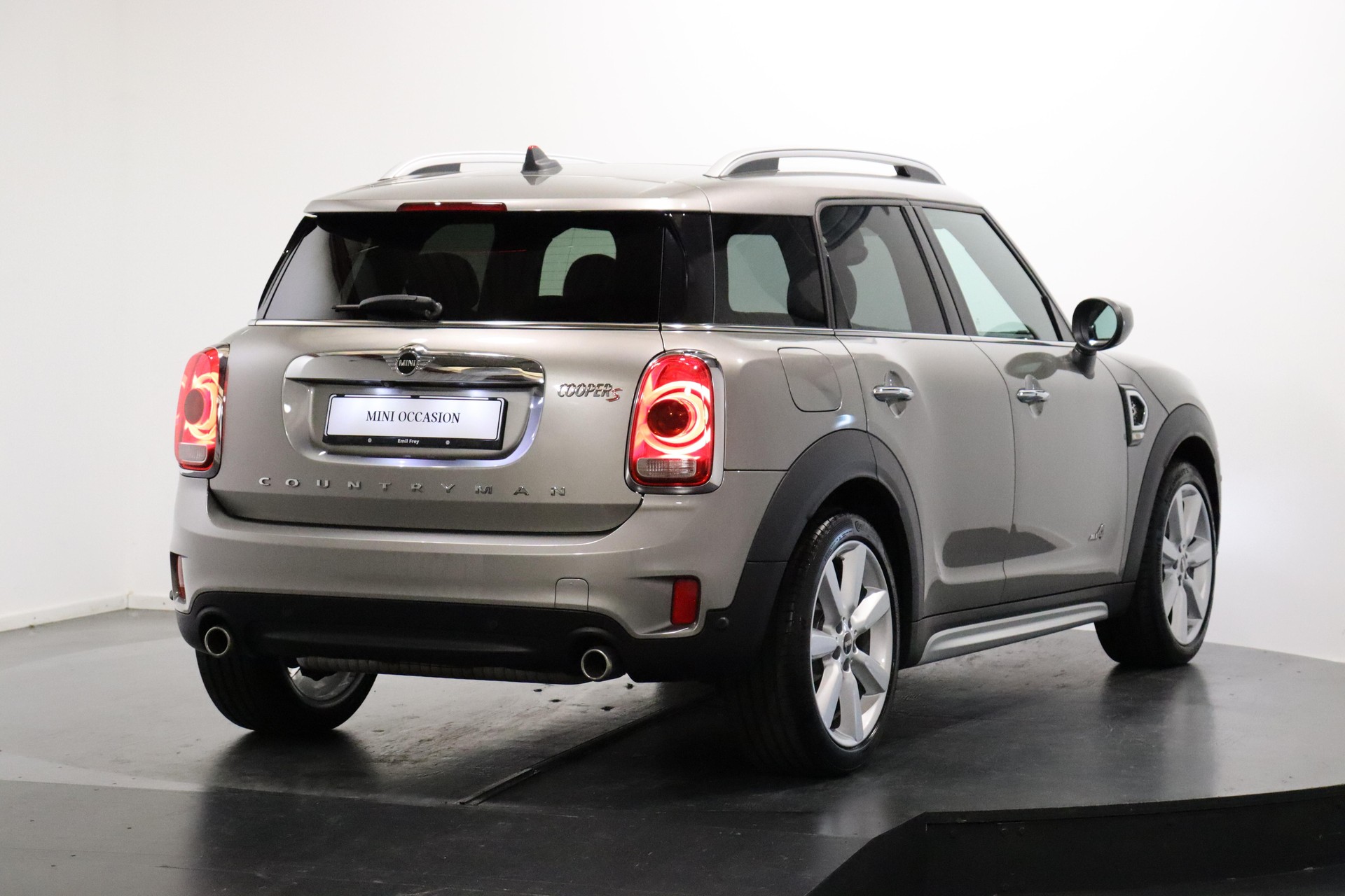 MINI Countryman F60 2.0i Cooper S SAG ALL4-image-3