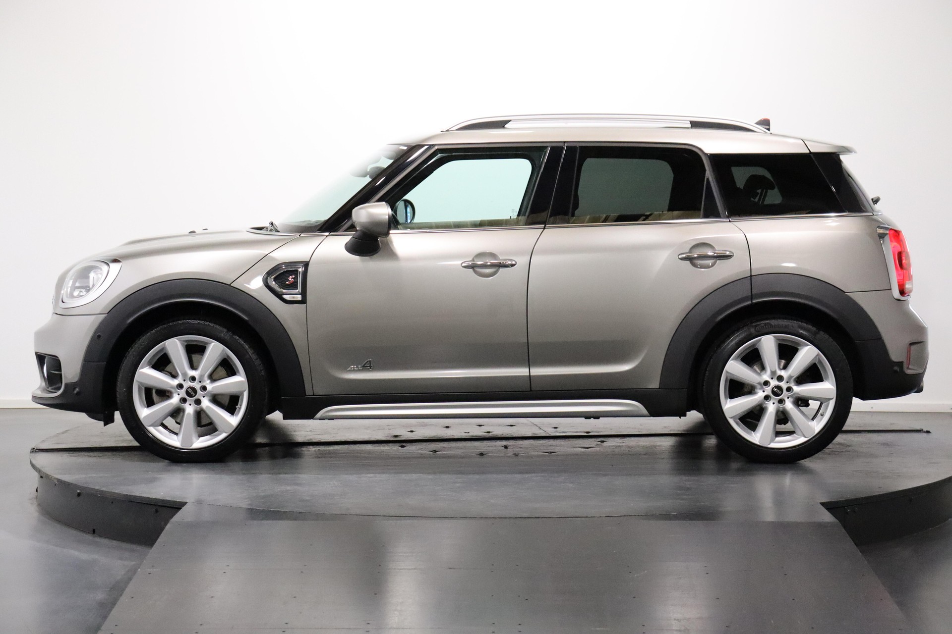 MINI Countryman F60 2.0i Cooper S SAG ALL4-image-1