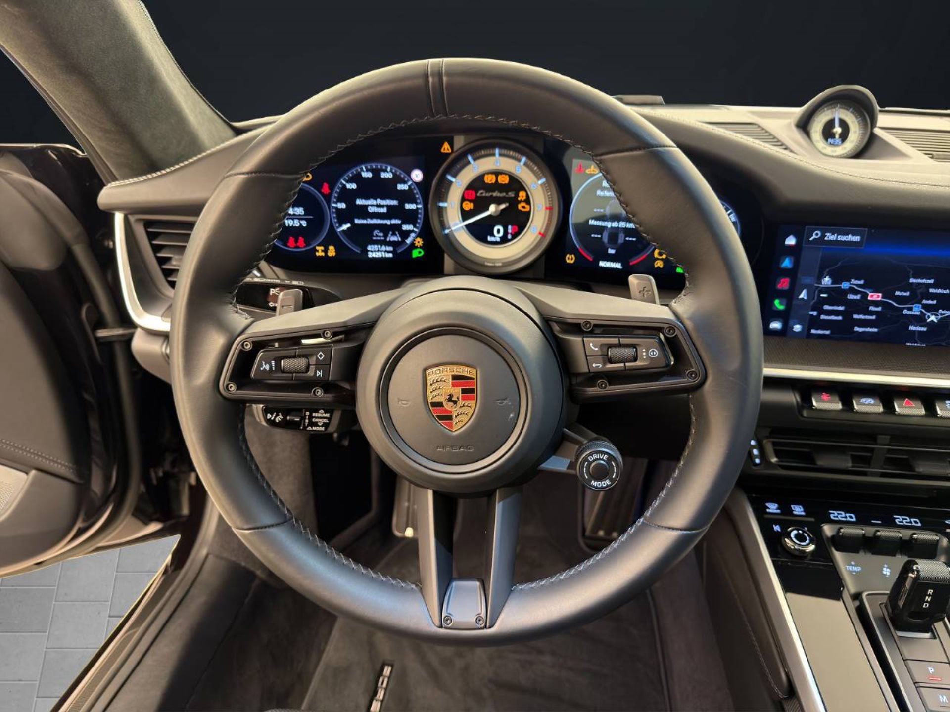 PORSCHE 911 Turbo S-image-13