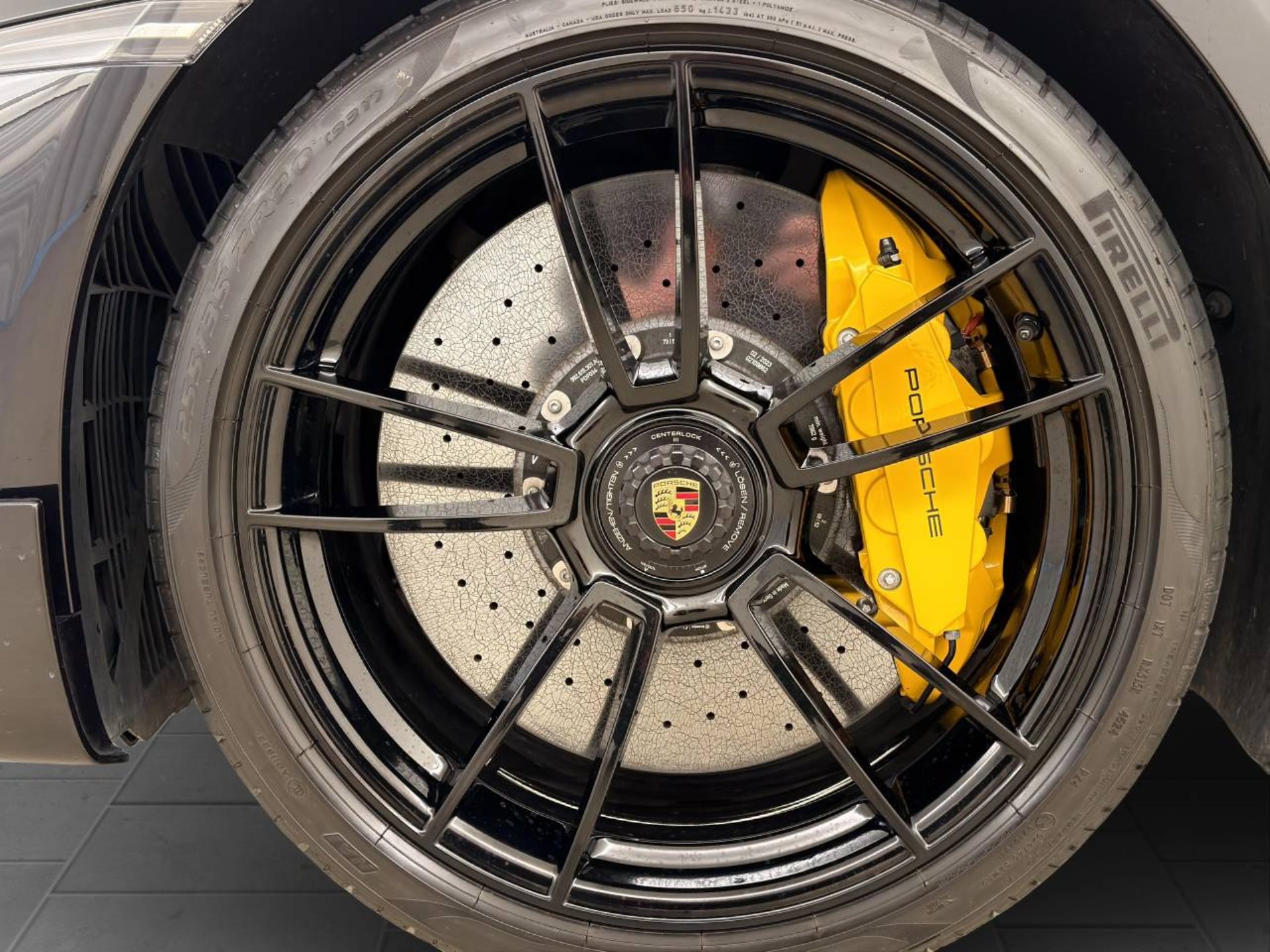 PORSCHE 911 Turbo S-image-11