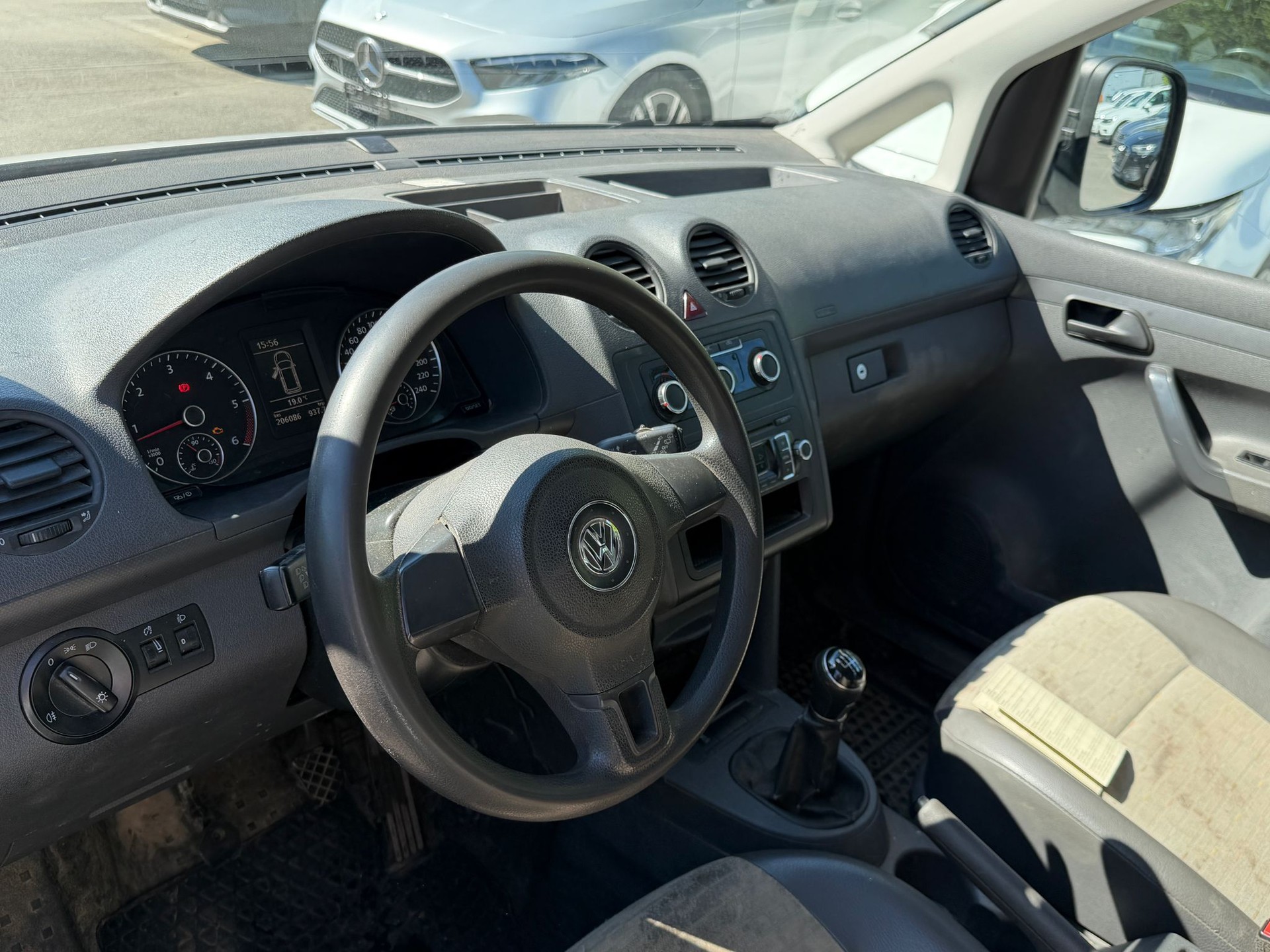 VW Caddy 2.0 TDI 4Motion-image-7