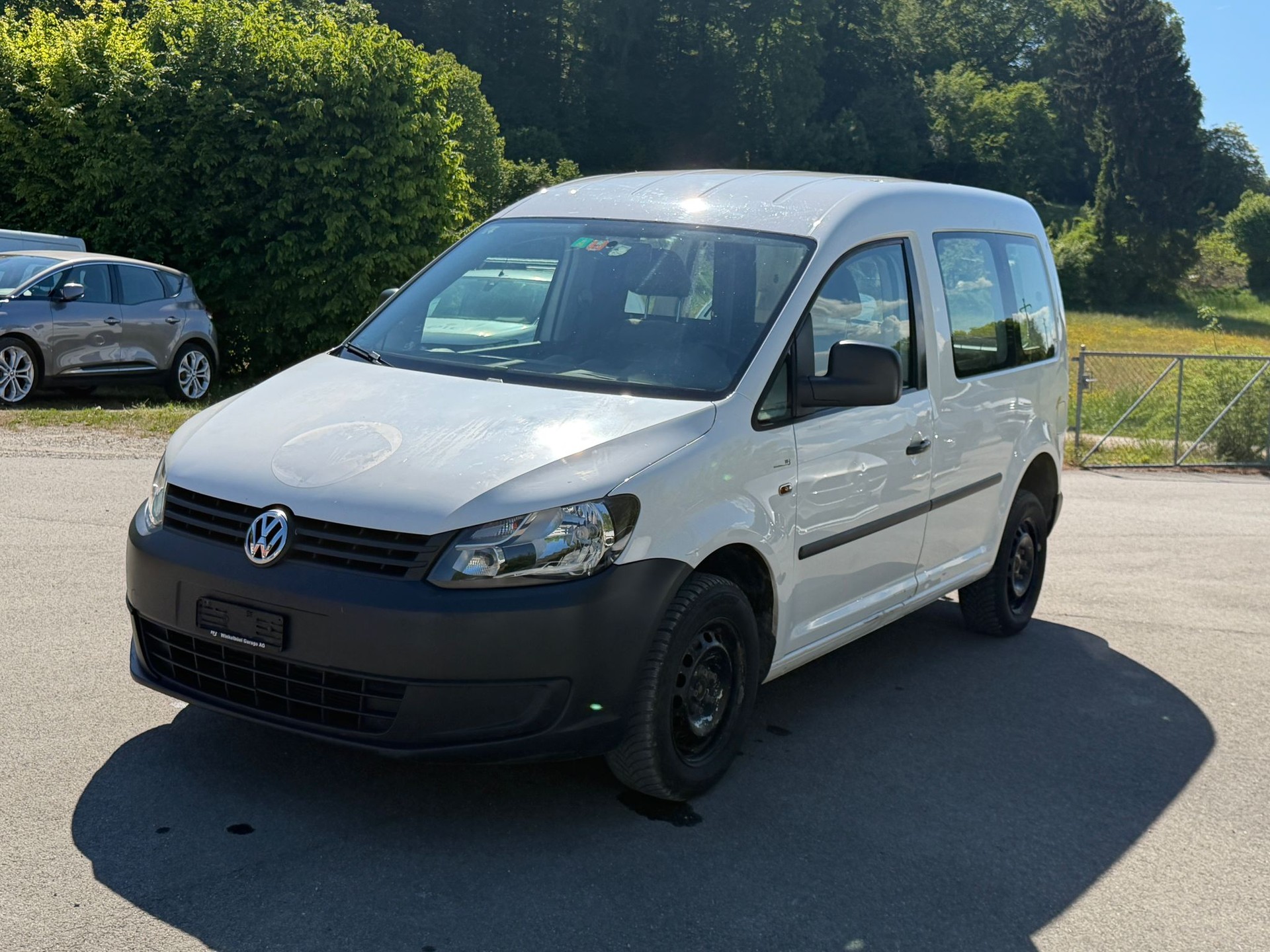 VW Caddy 2.0 TDI 4Motion-image-2