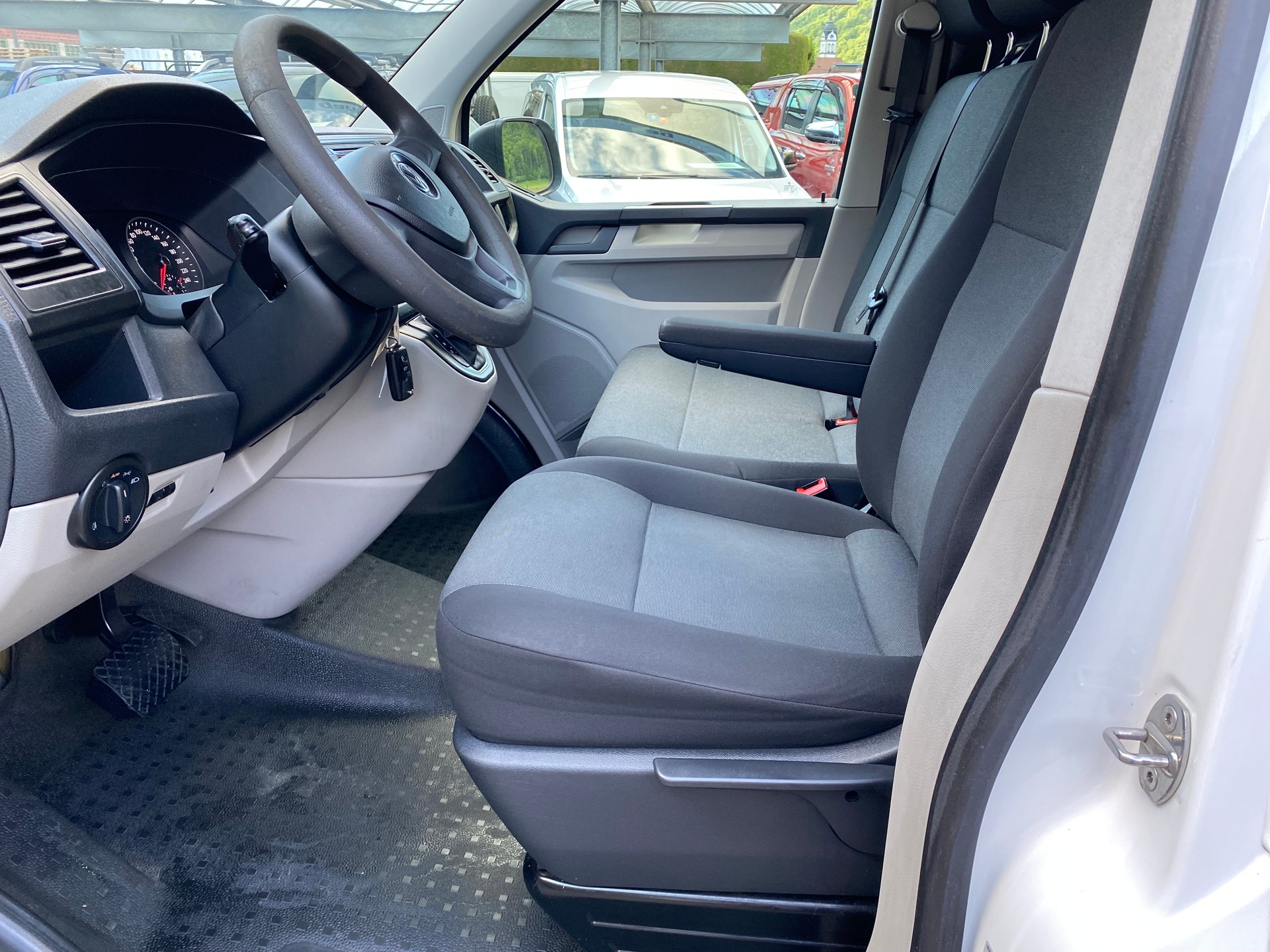 VW T6 2.0 TDI 4Motion DSG-image-2