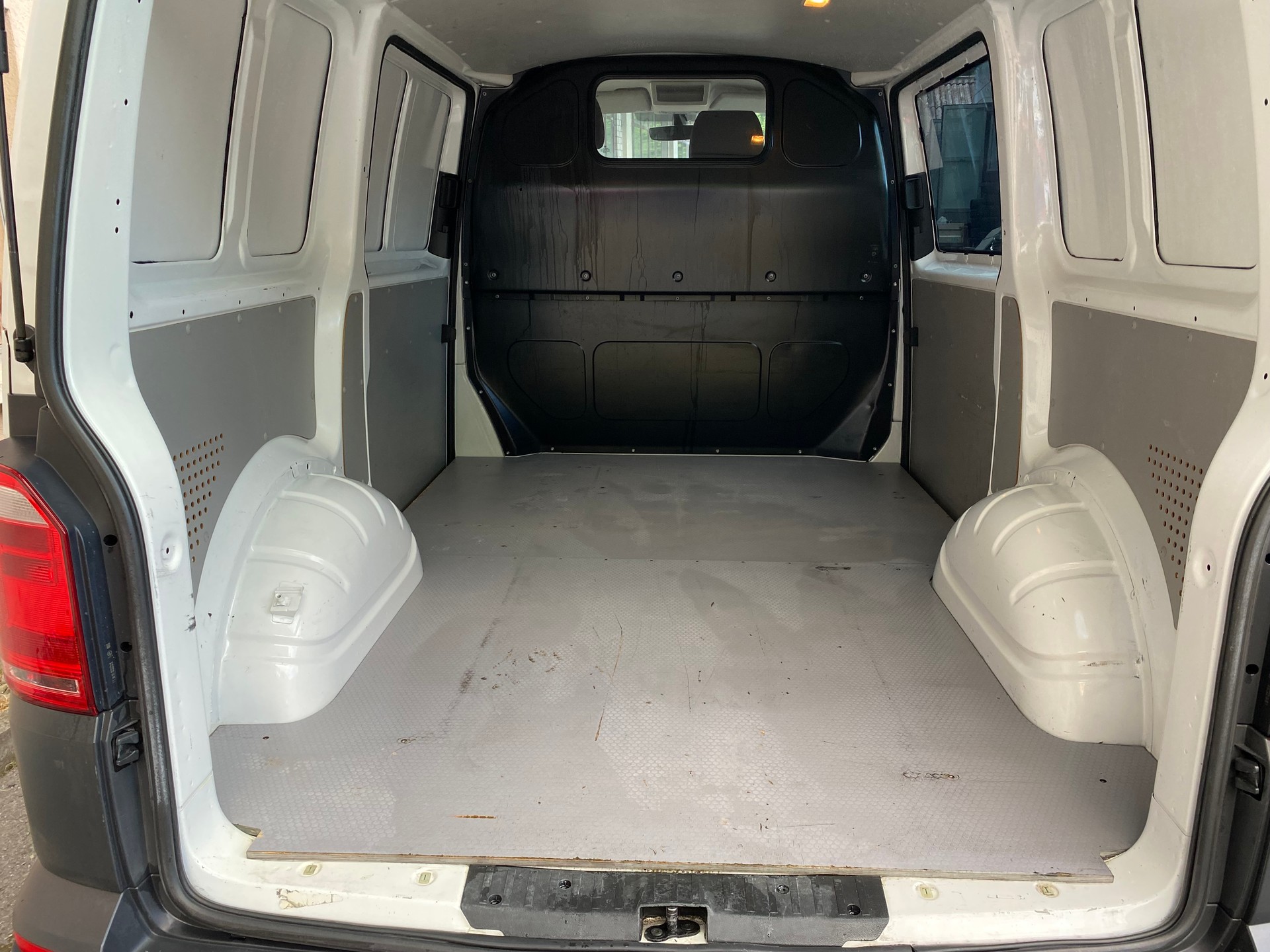 VW T6 2.0 TDI 4Motion DSG-image-5