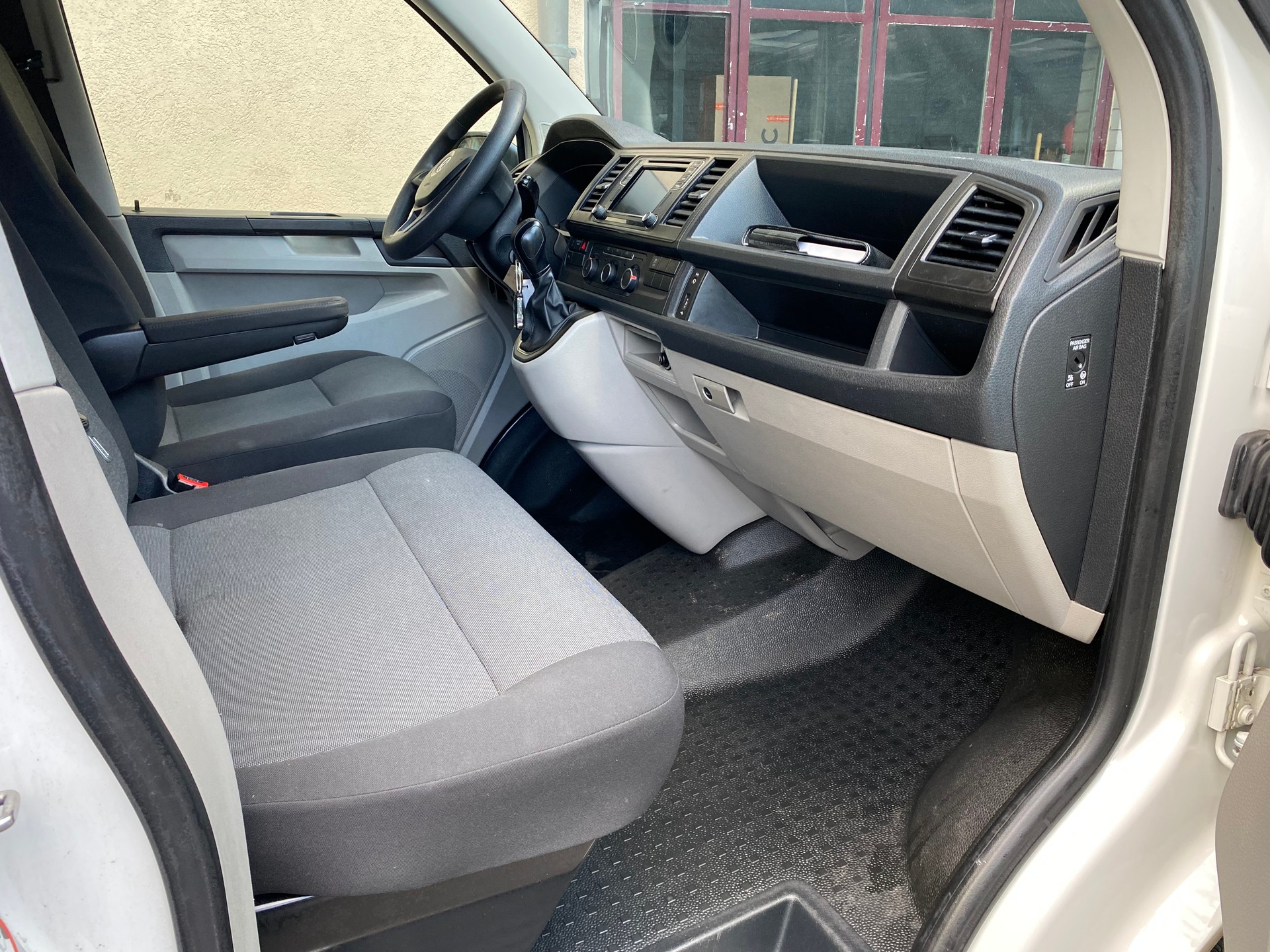 VW T6 2.0 TDI 4Motion DSG-image-4