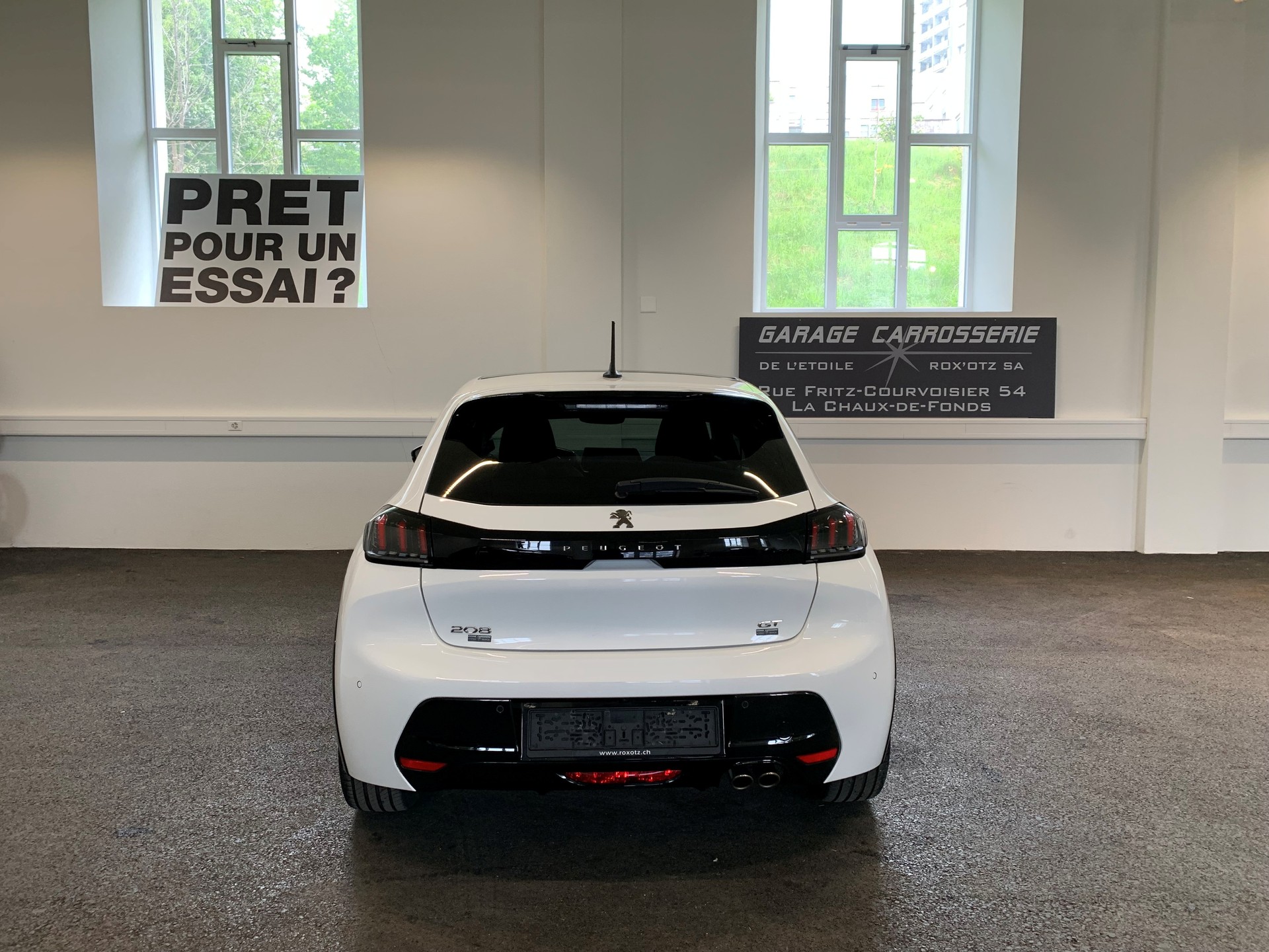PEUGEOT 208 1.2 PureTech GT EAT8-image-6