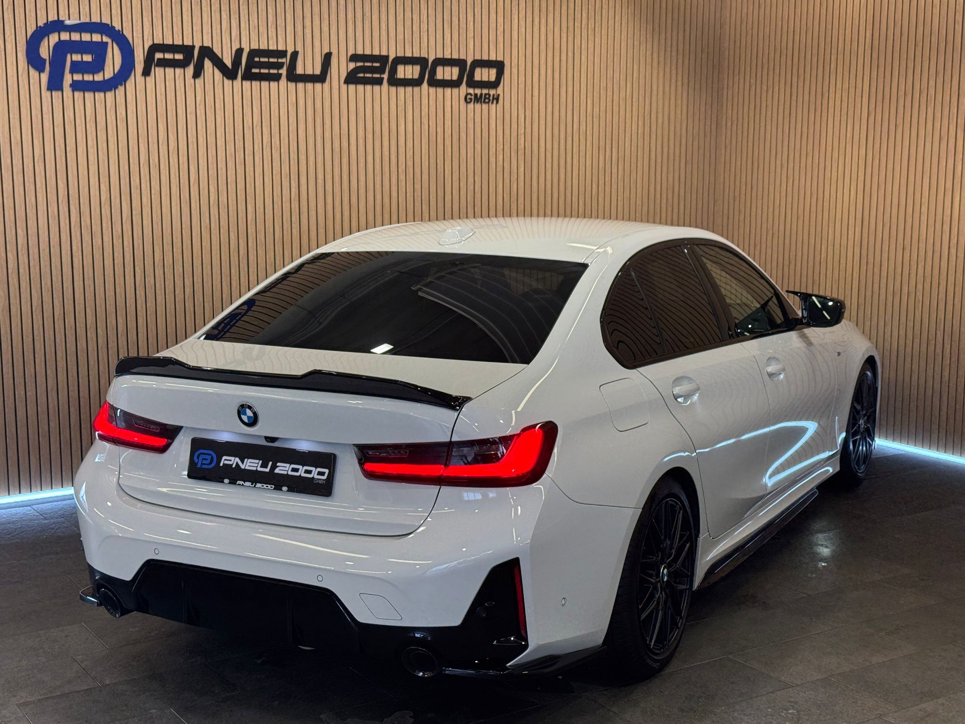 BMW 320d xDrive 48V Steptronic M Sport Facelift-image-6