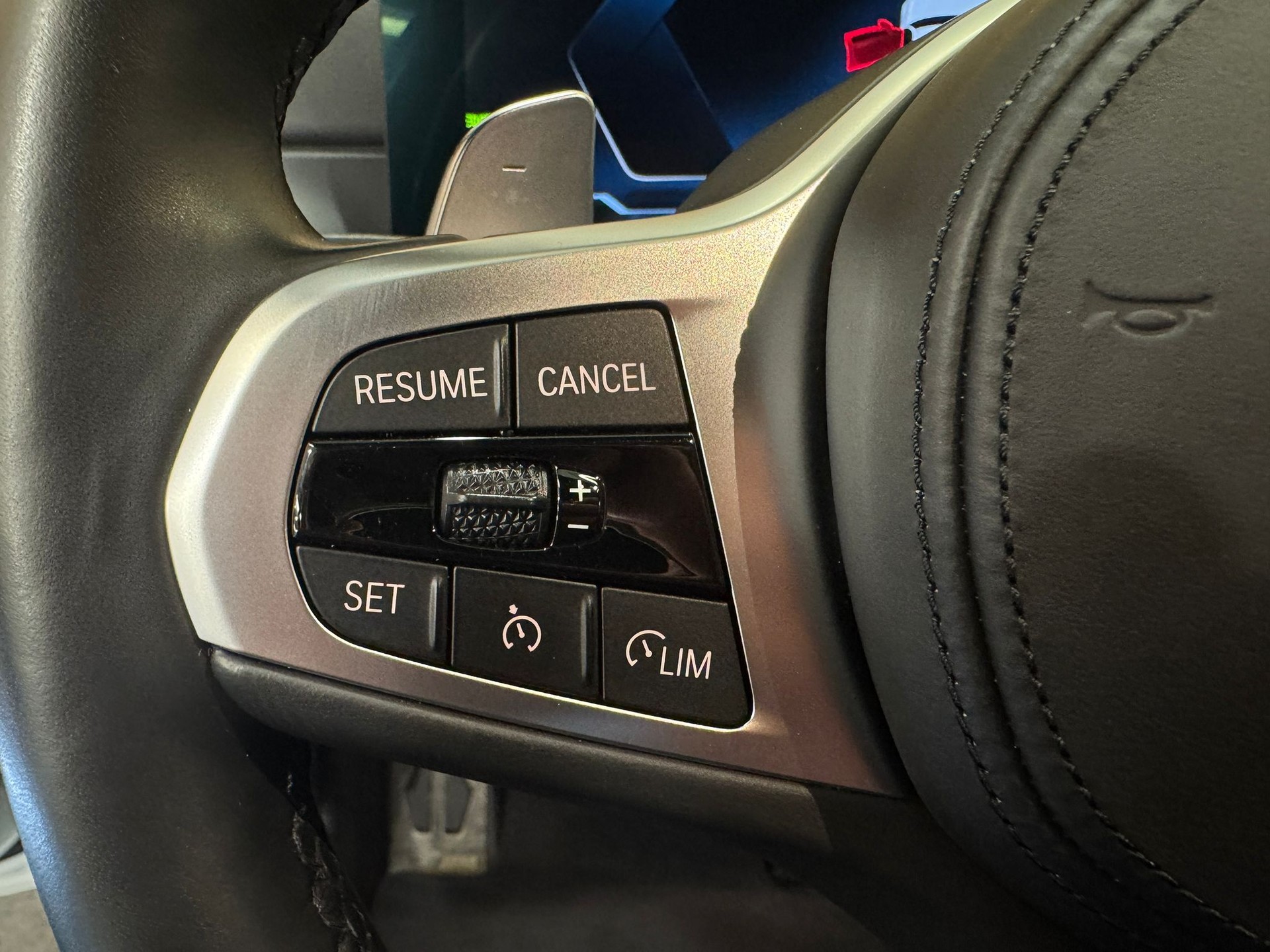 BMW 320d xDrive 48V Steptronic M Sport Facelift-image-14