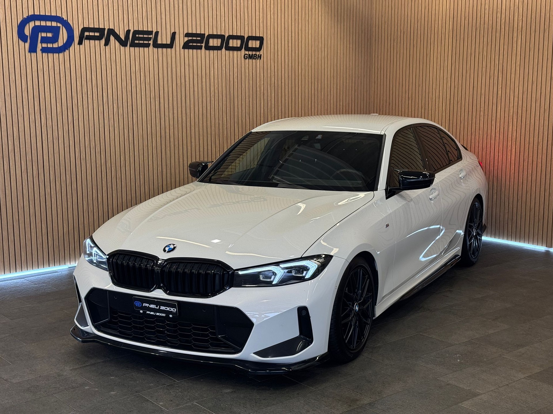 BMW 320d xDrive 48V Steptronic M Sport Facelift-image-0