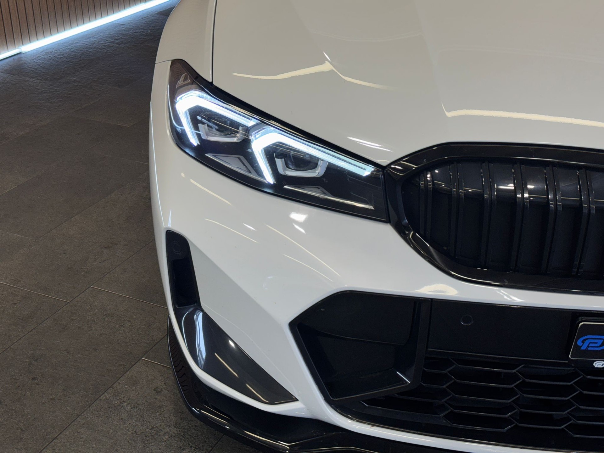 BMW 320d xDrive 48V Steptronic M Sport Facelift-image-9
