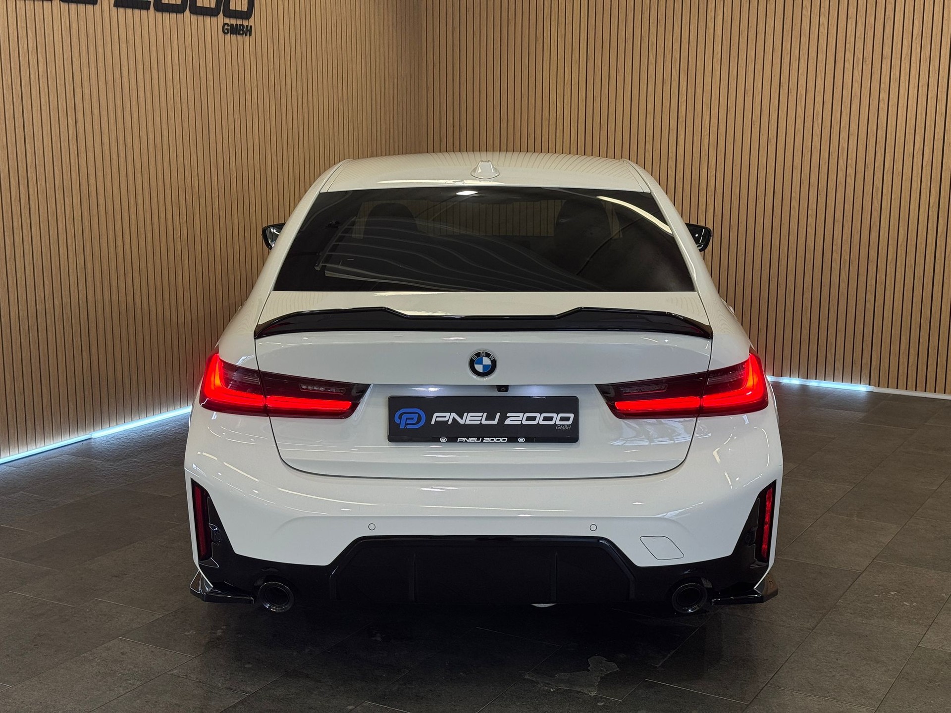 BMW 320d xDrive 48V Steptronic M Sport Facelift-image-4