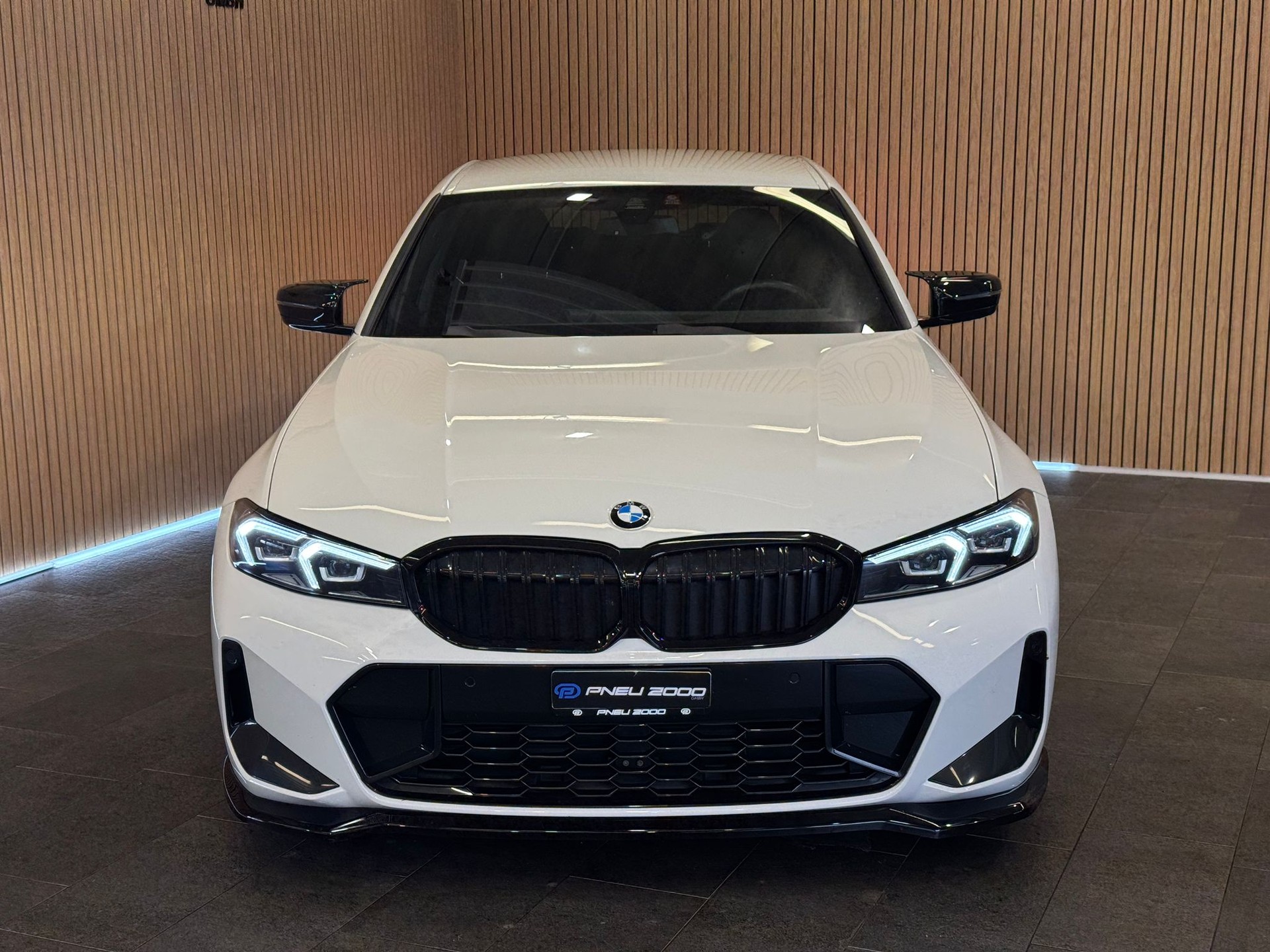 BMW 320d xDrive 48V Steptronic M Sport Facelift-image-1