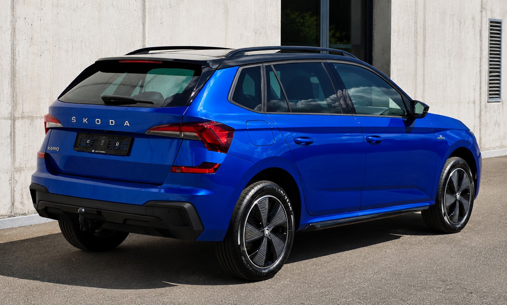 SKODA Kamiq 1.5 TSI Monte Carlo DSG 150PS • Facelfit • Panorama-Glasdach • Elektr. Heckklappe • Elektr. AHK • 60 M. Garantie-showroom-element-2