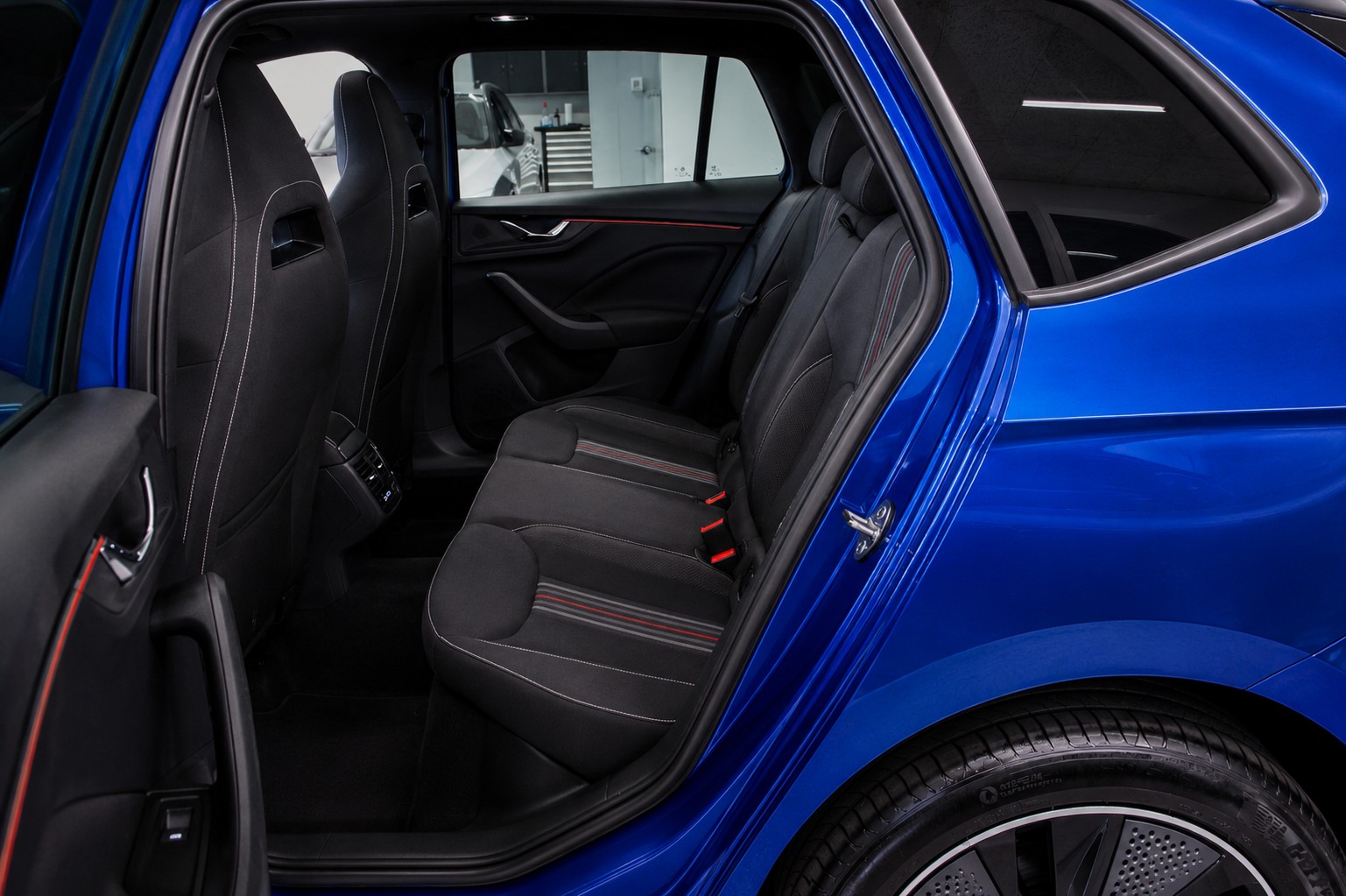 SKODA Kamiq 1.5 TSI Monte Carlo DSG 150PS • Facelfit • Panorama-Glasdach • Elektr. Heckklappe • Elektr. AHK • 60 M. Garantie-image-11